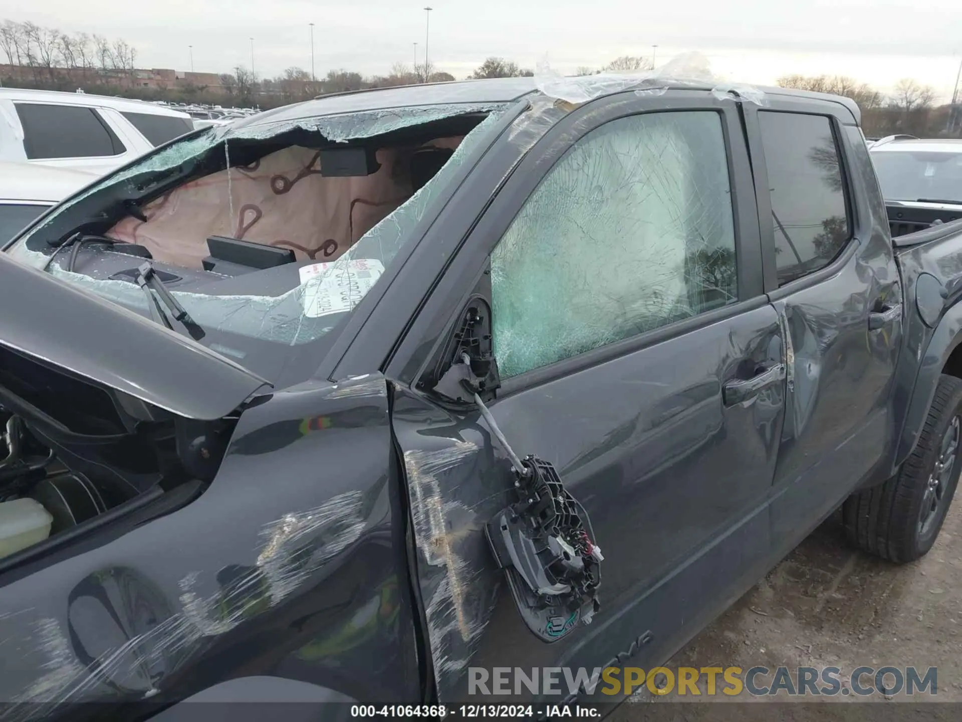 6 Photograph of a damaged car 3TMLB5JN6RM058641 TOYOTA TACOMA 2024