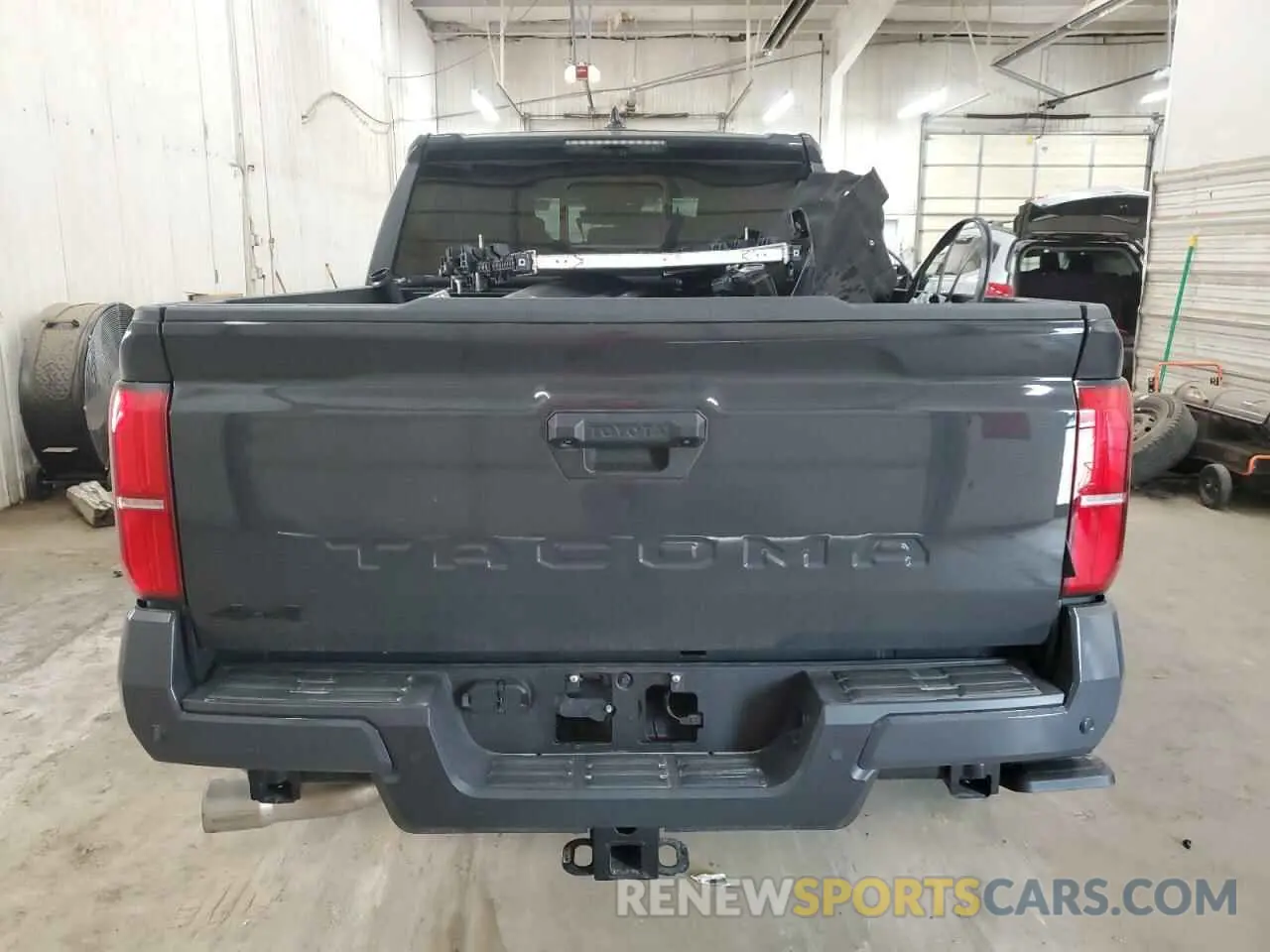 6 Фотография поврежденного автомобиля 3TMLB5JN6RM060647 TOYOTA TACOMA 2024