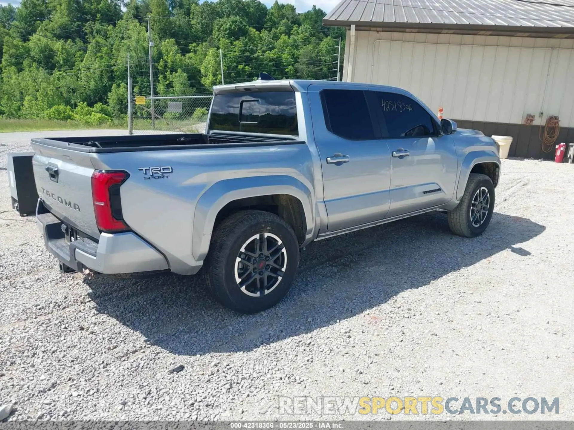 4 Фотография поврежденного автомобиля 3TMLB5JN7RM014602 TOYOTA TACOMA 2024