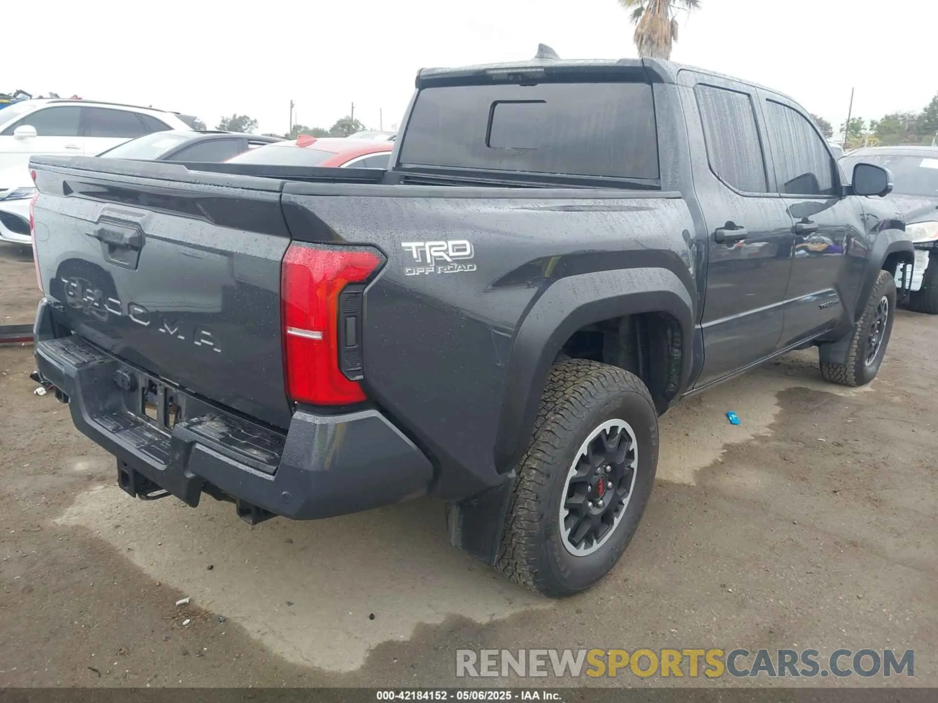 4 Фотография поврежденного автомобиля 3TMLB5JN7RM035613 TOYOTA TACOMA 2024