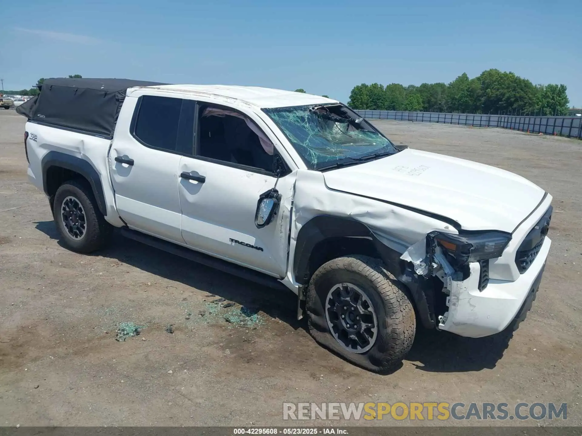 1 Фотография поврежденного автомобиля 3TMLB5JN7RM041251 TOYOTA TACOMA 2024