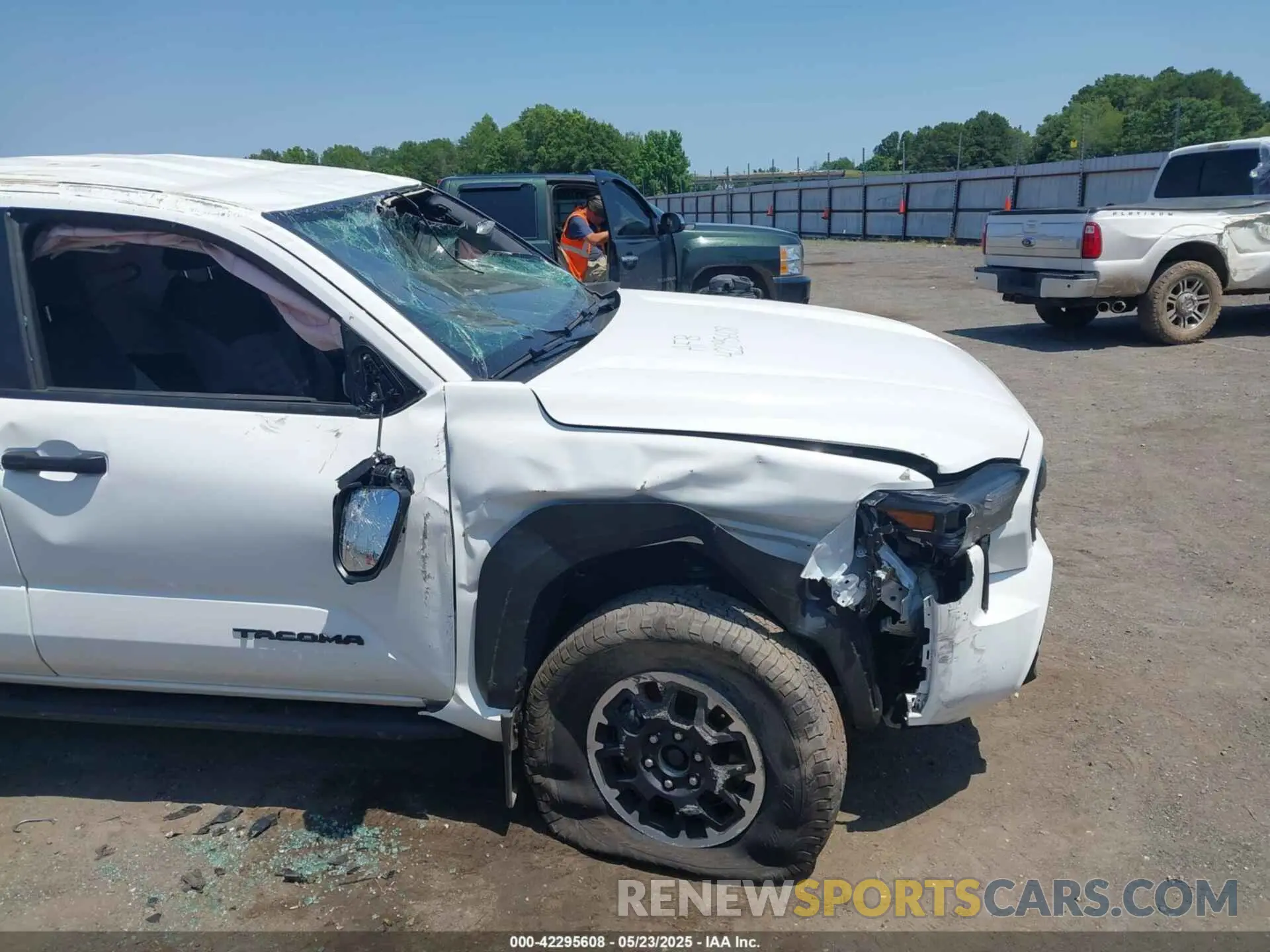17 Фотография поврежденного автомобиля 3TMLB5JN7RM041251 TOYOTA TACOMA 2024