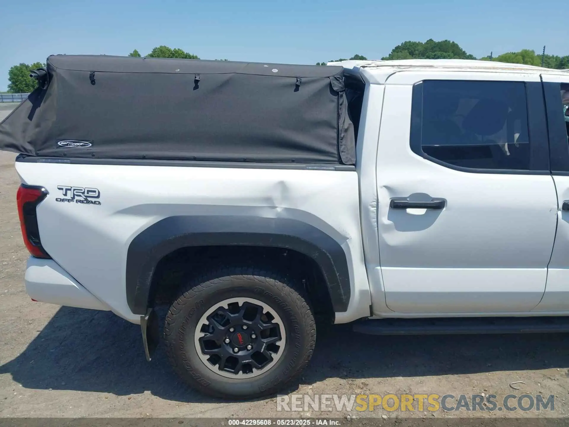 18 Фотография поврежденного автомобиля 3TMLB5JN7RM041251 TOYOTA TACOMA 2024