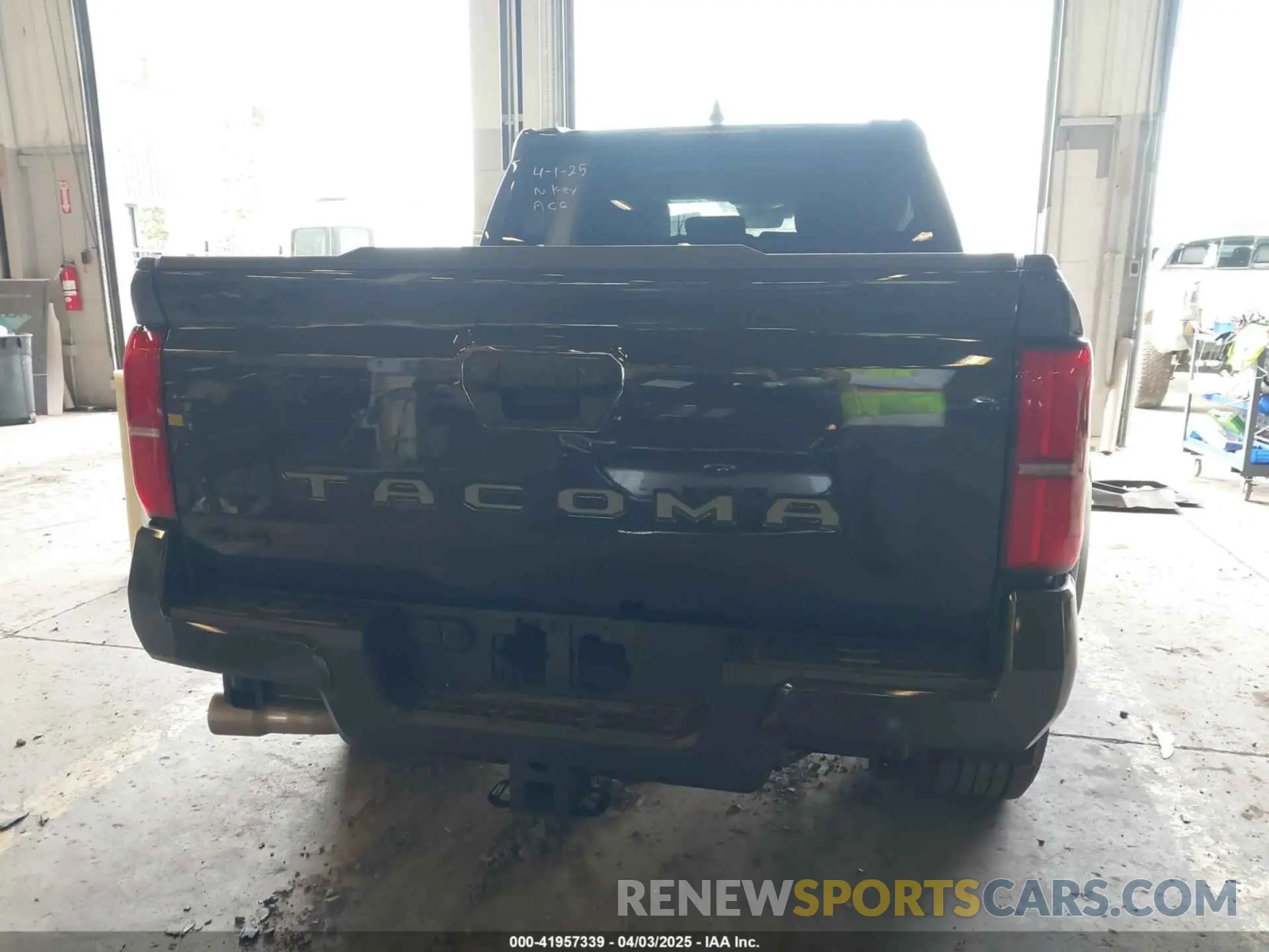 16 Фотография поврежденного автомобиля 3TMLB5JN8RM017041 TOYOTA TACOMA 2024