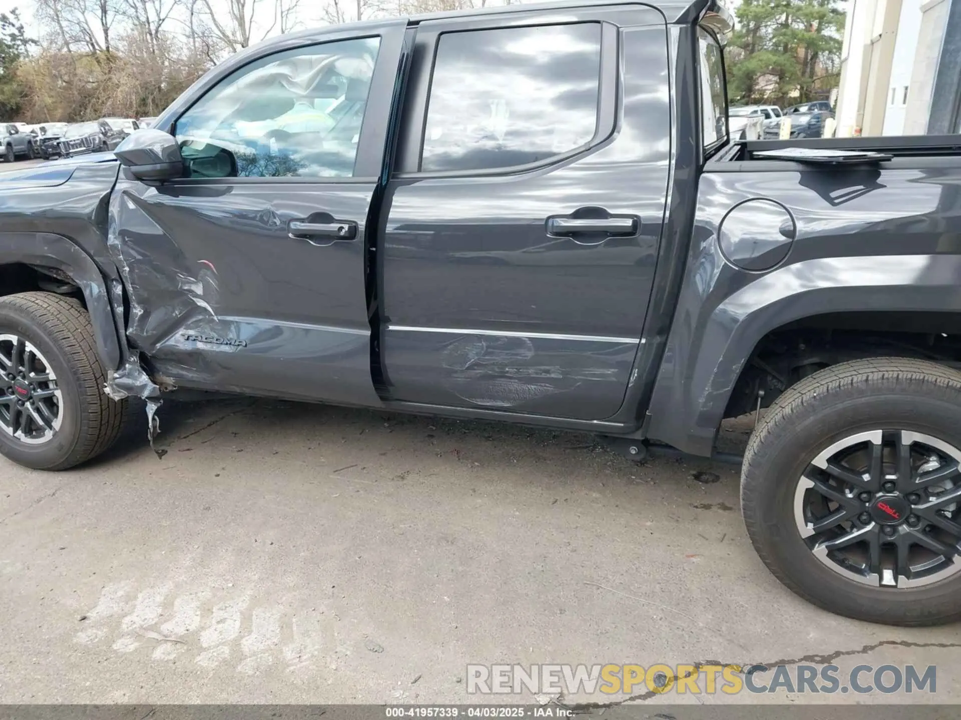 6 Фотография поврежденного автомобиля 3TMLB5JN8RM017041 TOYOTA TACOMA 2024