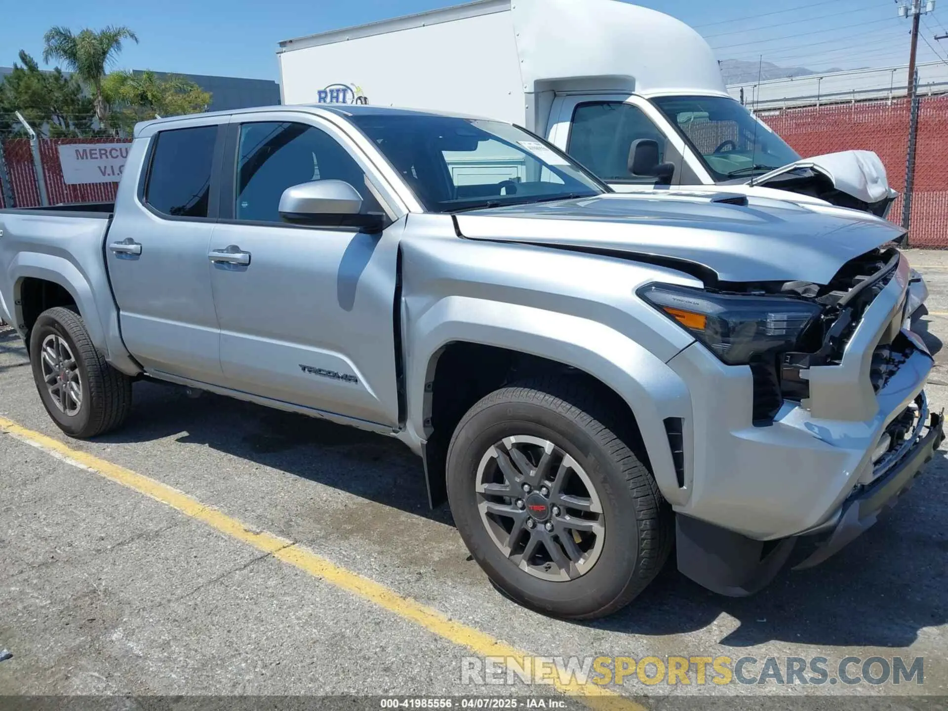 1 Фотография поврежденного автомобиля 3TMLB5JN8RM057684 TOYOTA TACOMA 2024