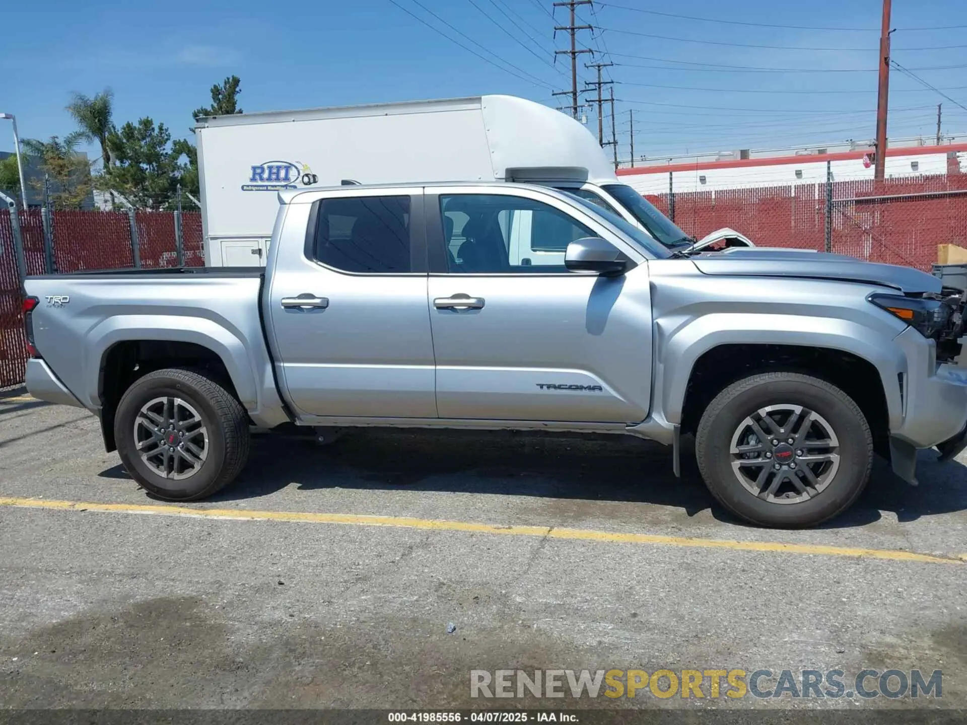 12 Фотография поврежденного автомобиля 3TMLB5JN8RM057684 TOYOTA TACOMA 2024