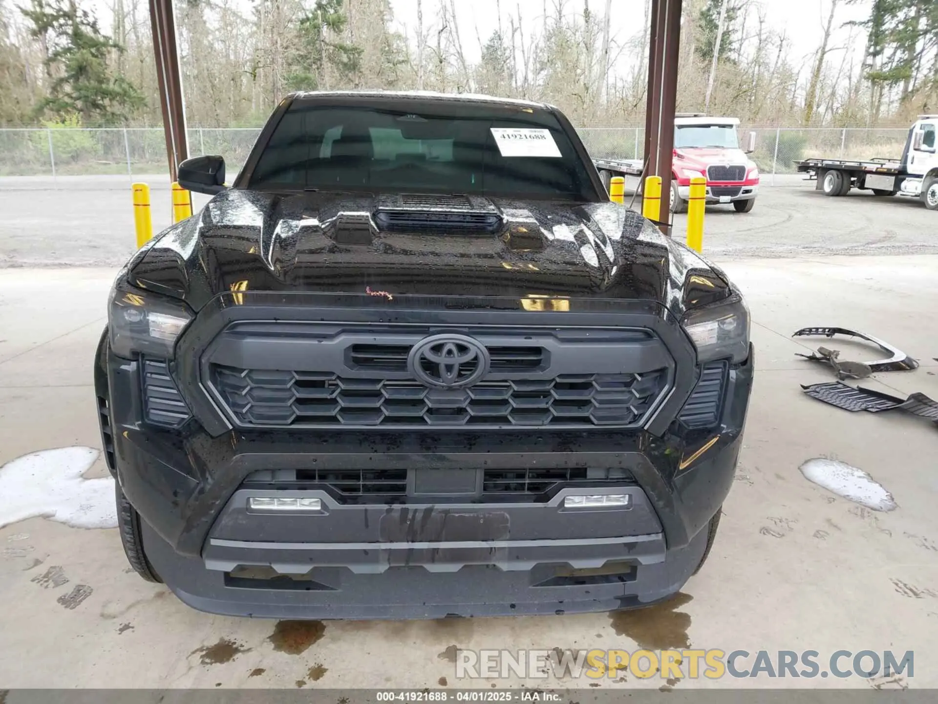 13 Photograph of a damaged car 3TMLB5JN9RM001091 TOYOTA TACOMA 2024