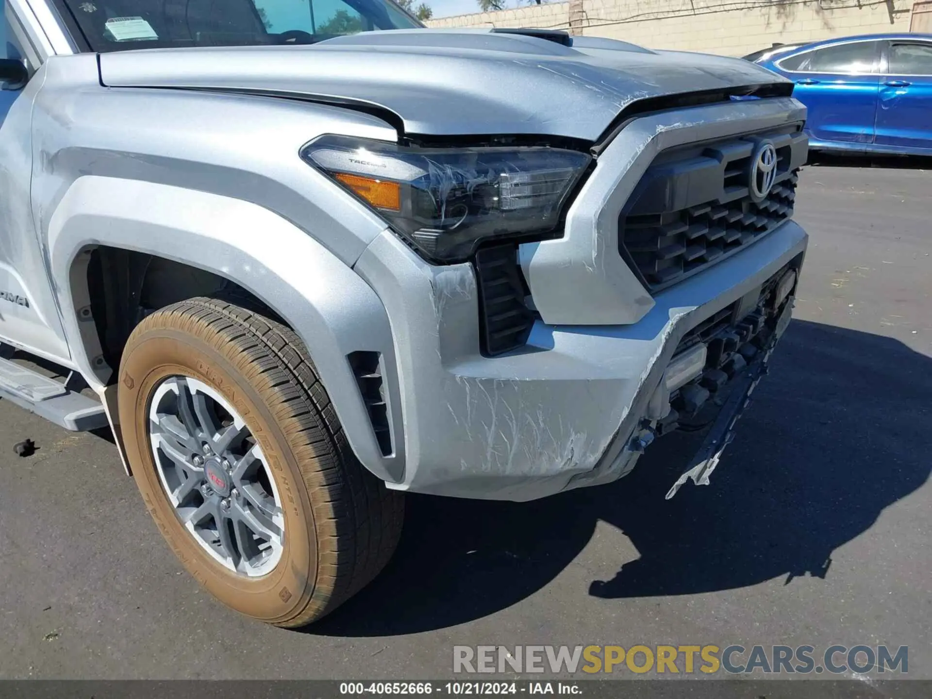 12 Photograph of a damaged car 3TMLB5JN9RM056107 TOYOTA TACOMA 2024