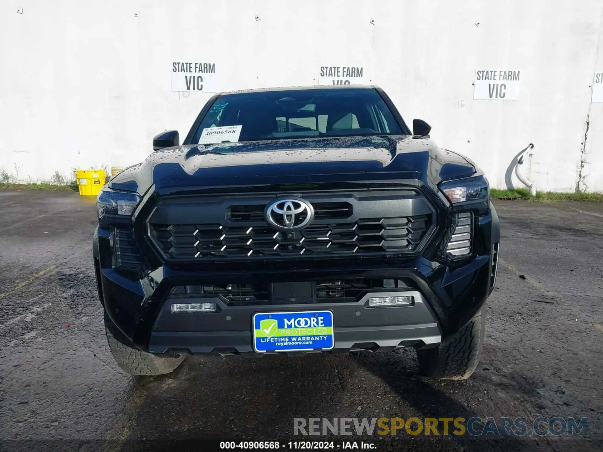 12 Photograph of a damaged car 3TMLB5JNXRM049327 TOYOTA TACOMA 2024