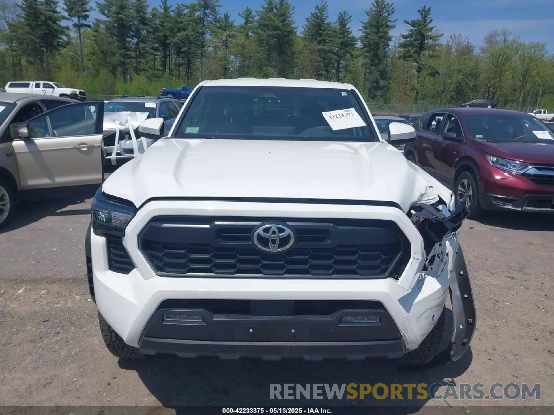 12 Photograph of a damaged car 3TMLB5JNXRM049800 TOYOTA TACOMA 2024