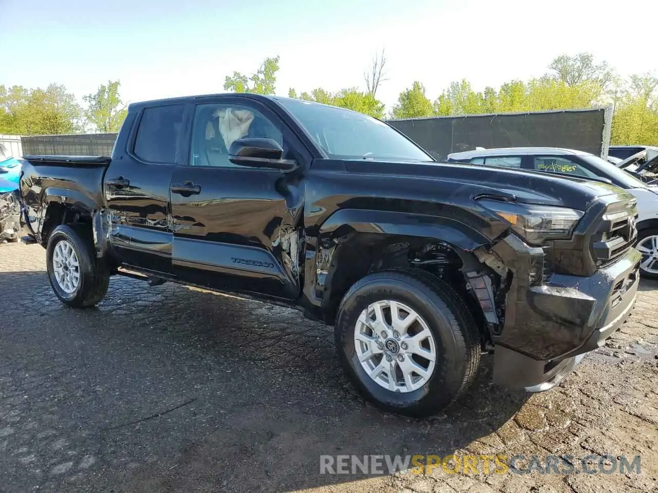 4 Photograph of a damaged car 3TMLB5JNXRM062630 TOYOTA TACOMA 2024