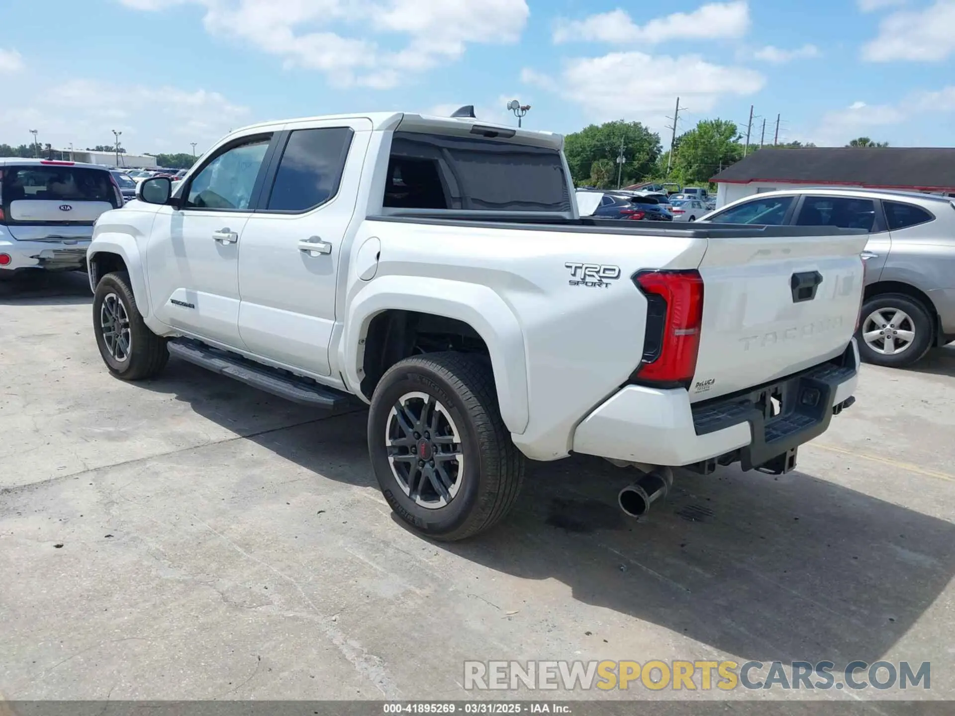3 Фотография поврежденного автомобиля 3TYKB5FN0RT007502 TOYOTA TACOMA 2024