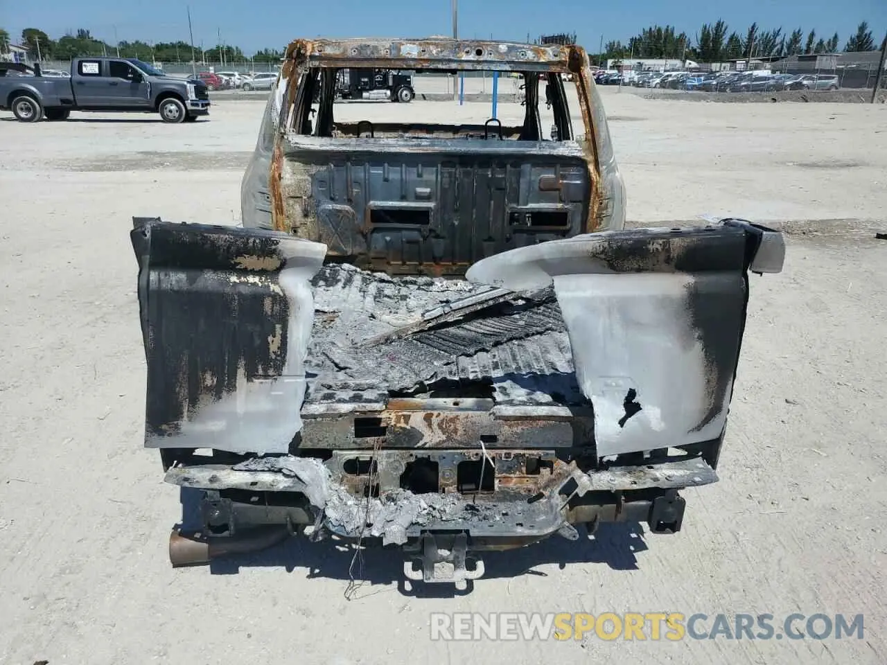 6 Photograph of a damaged car 3TYLB5JN0RT050331 TOYOTA TACOMA 2024
