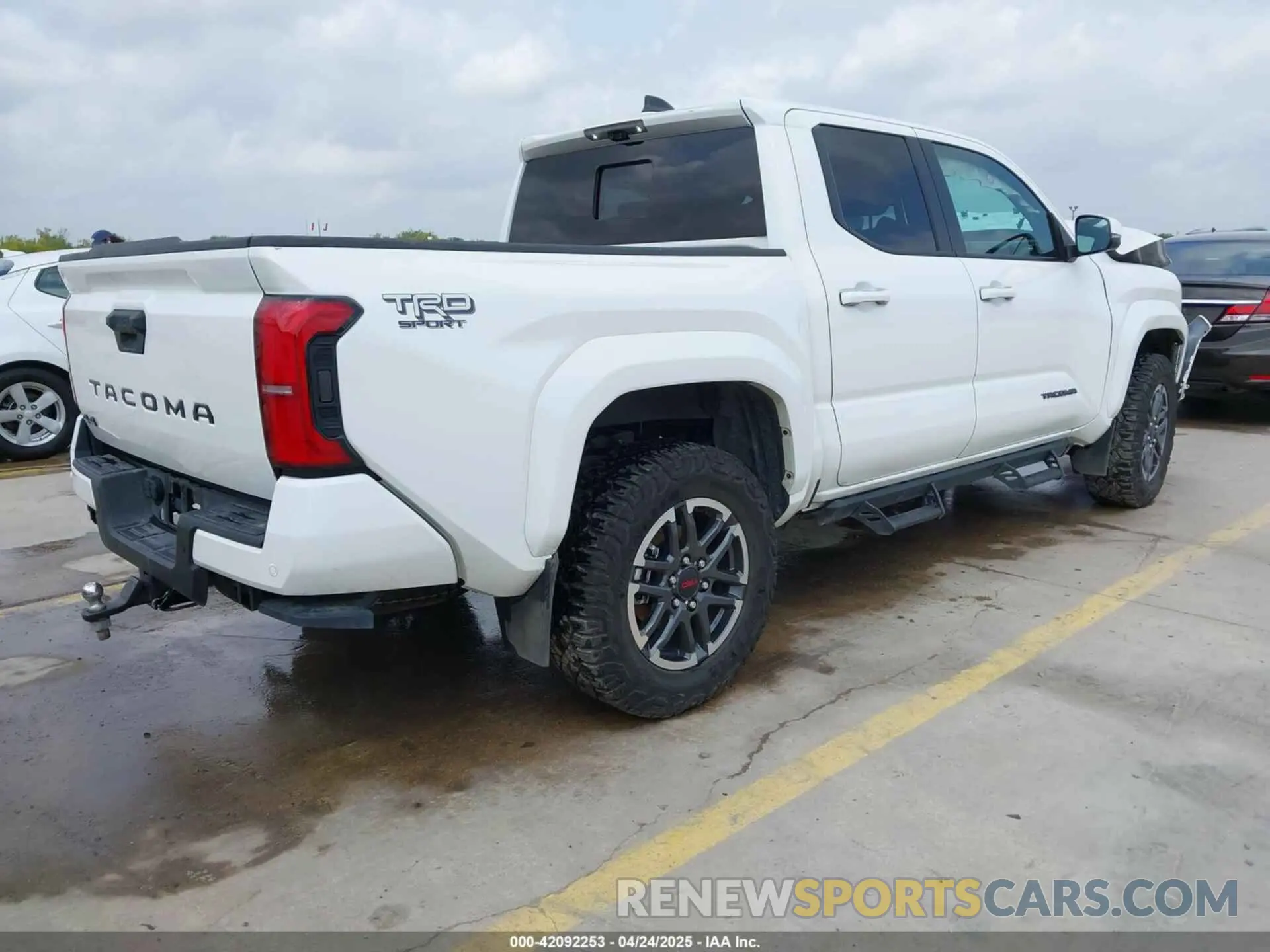 4 Photograph of a damaged car 3TYLB5JN2RT053084 TOYOTA TACOMA 2024