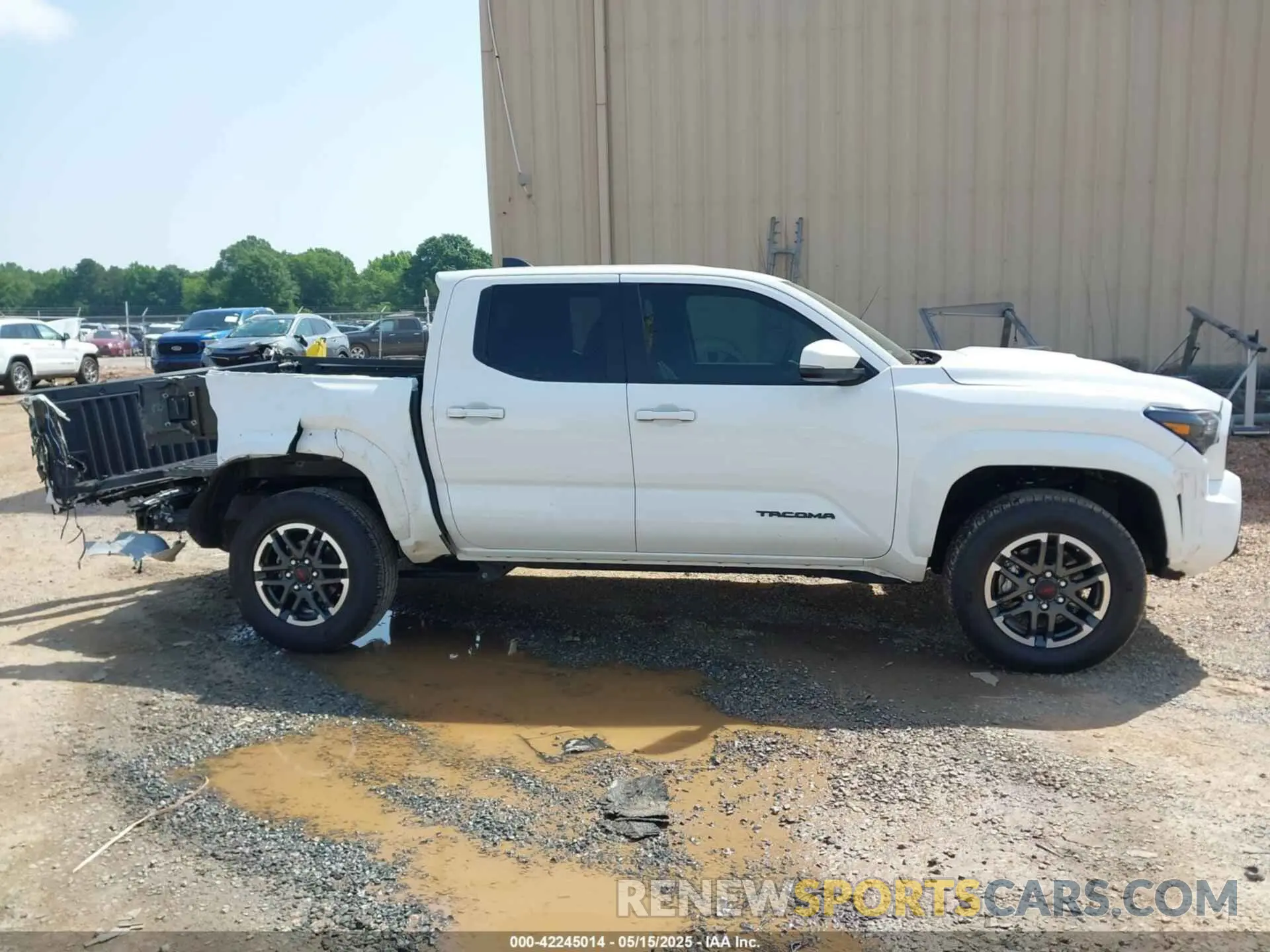 14 Photograph of a damaged car 3TYLB5JN8RT036113 TOYOTA TACOMA 2024