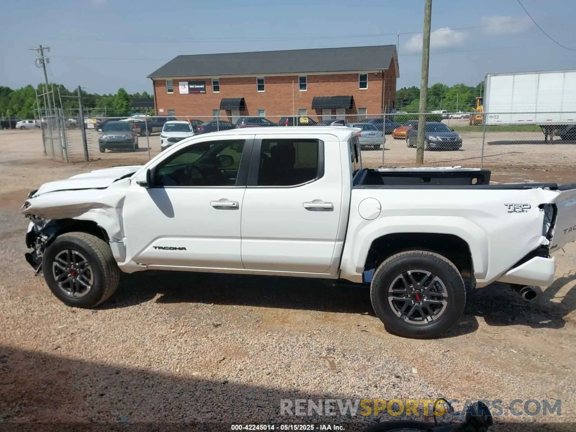 15 Photograph of a damaged car 3TYLB5JN8RT036113 TOYOTA TACOMA 2024