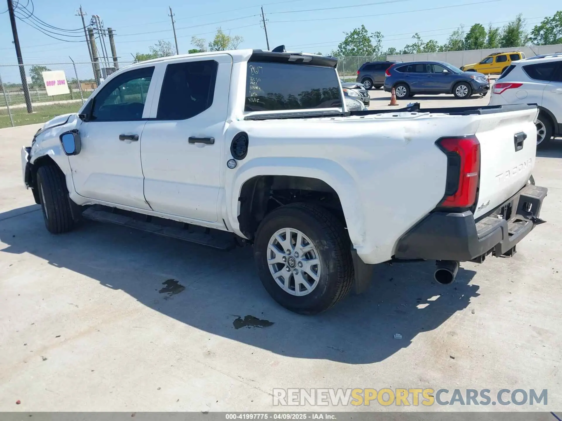 3 Фотография поврежденного автомобиля 3TYLD5KN3RT009720 TOYOTA TACOMA 2024