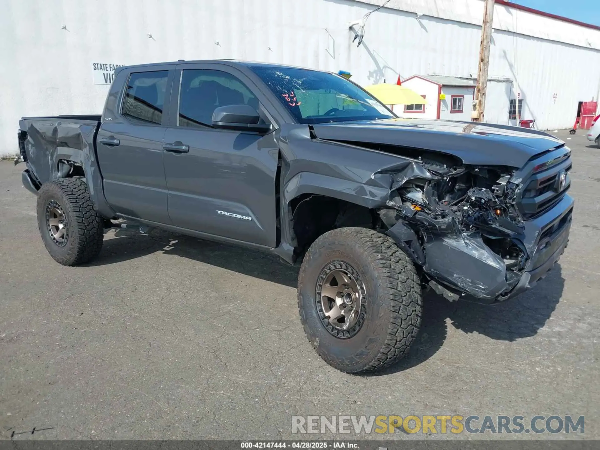 1 Фотография поврежденного автомобиля 3TMLB5JN4SM088761 TOYOTA TACOMA 2025
