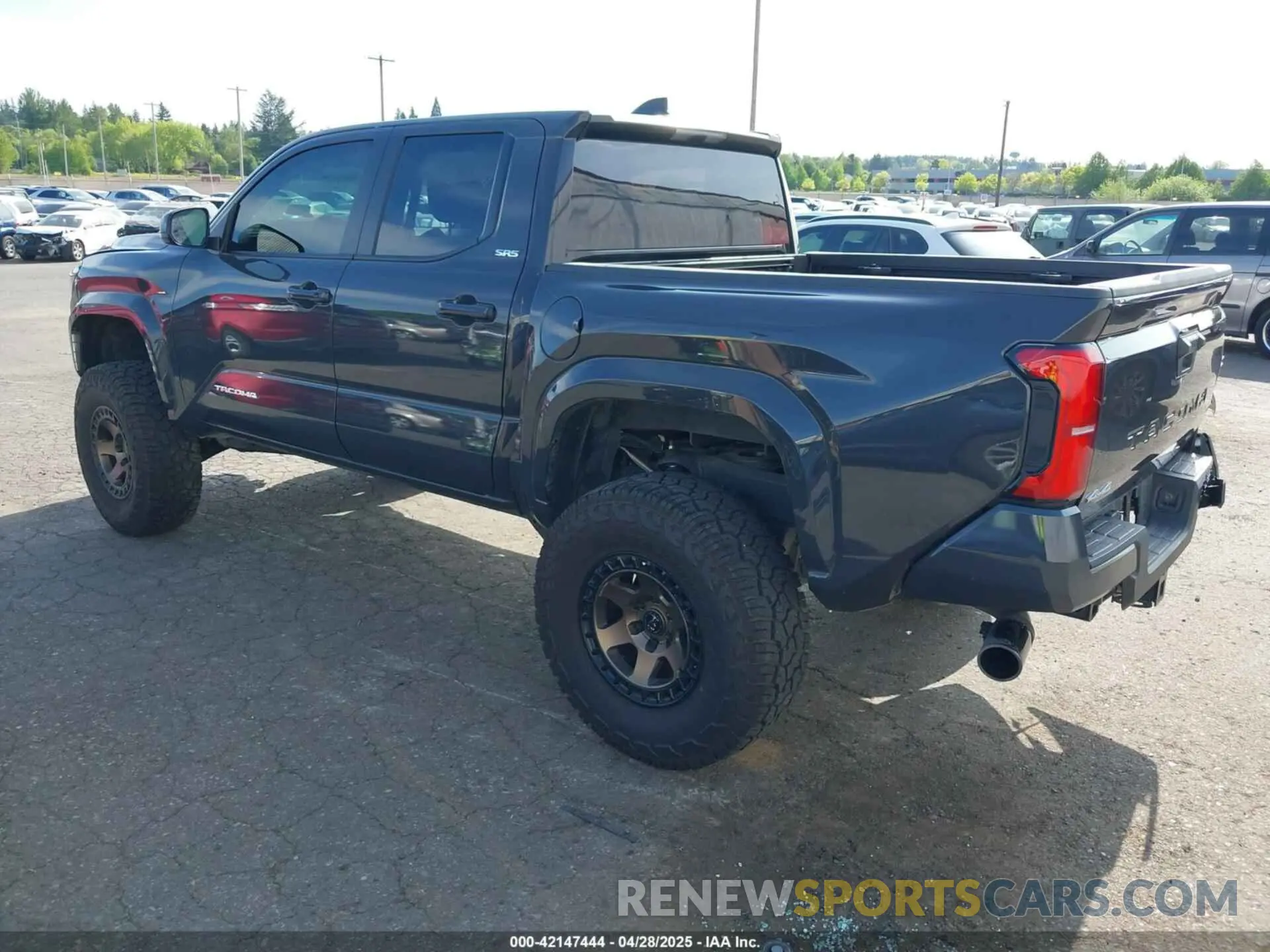 3 Фотография поврежденного автомобиля 3TMLB5JN4SM088761 TOYOTA TACOMA 2025