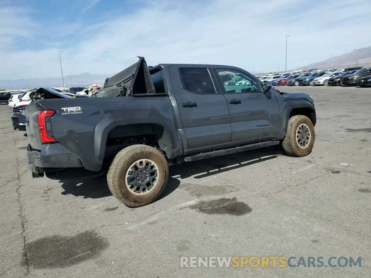 3 Фотография поврежденного автомобиля 3TMLB5JNXSM090000 TOYOTA TACOMA 2025