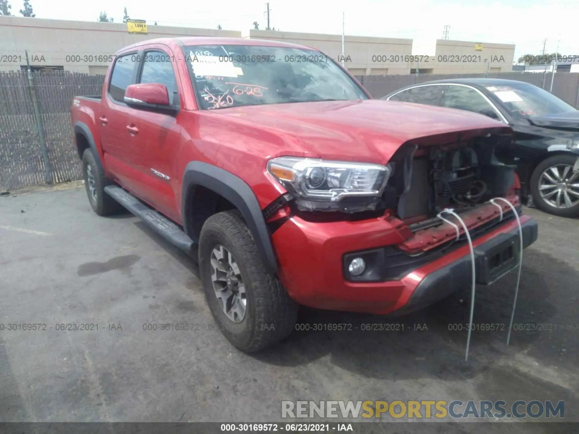 1 Photograph of a damaged car 3TMAZ5CN1KM088085 TOYOTA TACOMA 2WD 2019