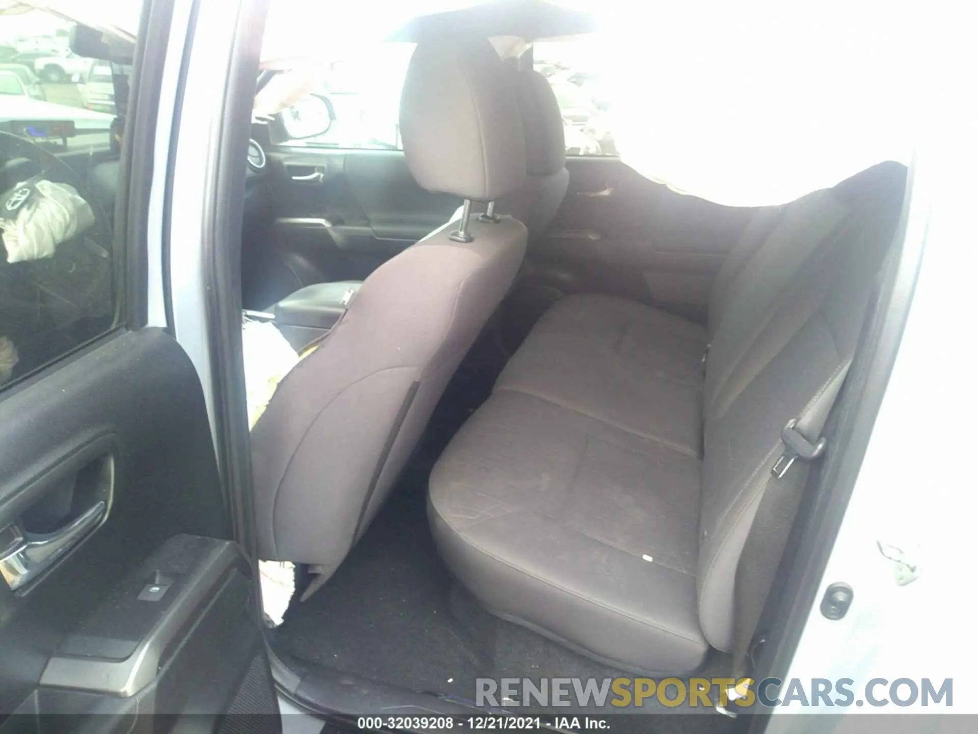 8 Photograph of a damaged car 3TMAZ5CN2KM089939 TOYOTA TACOMA 2WD 2019