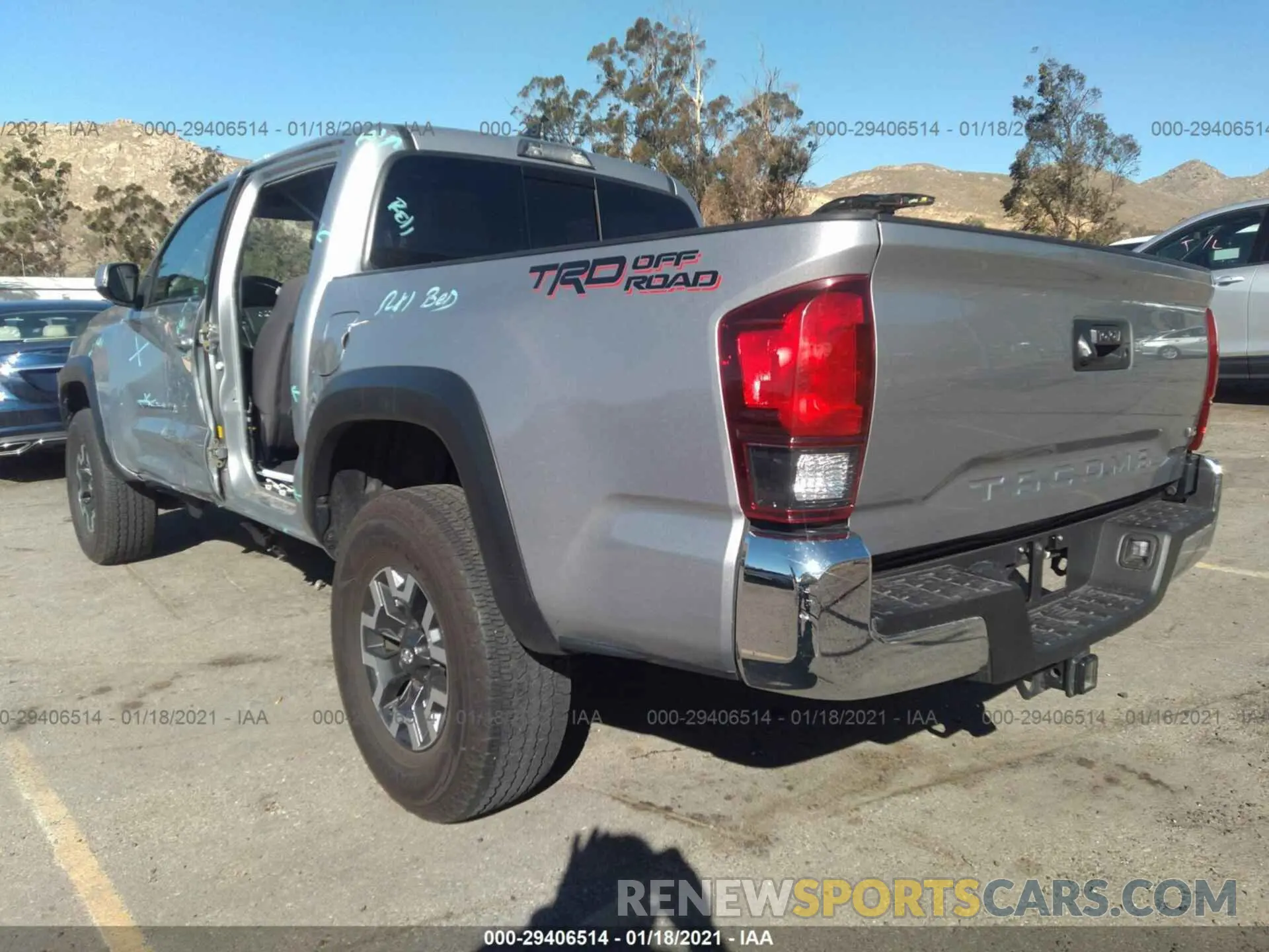 3 Photograph of a damaged car 3TMAZ5CN2KM099550 TOYOTA TACOMA 2WD 2019