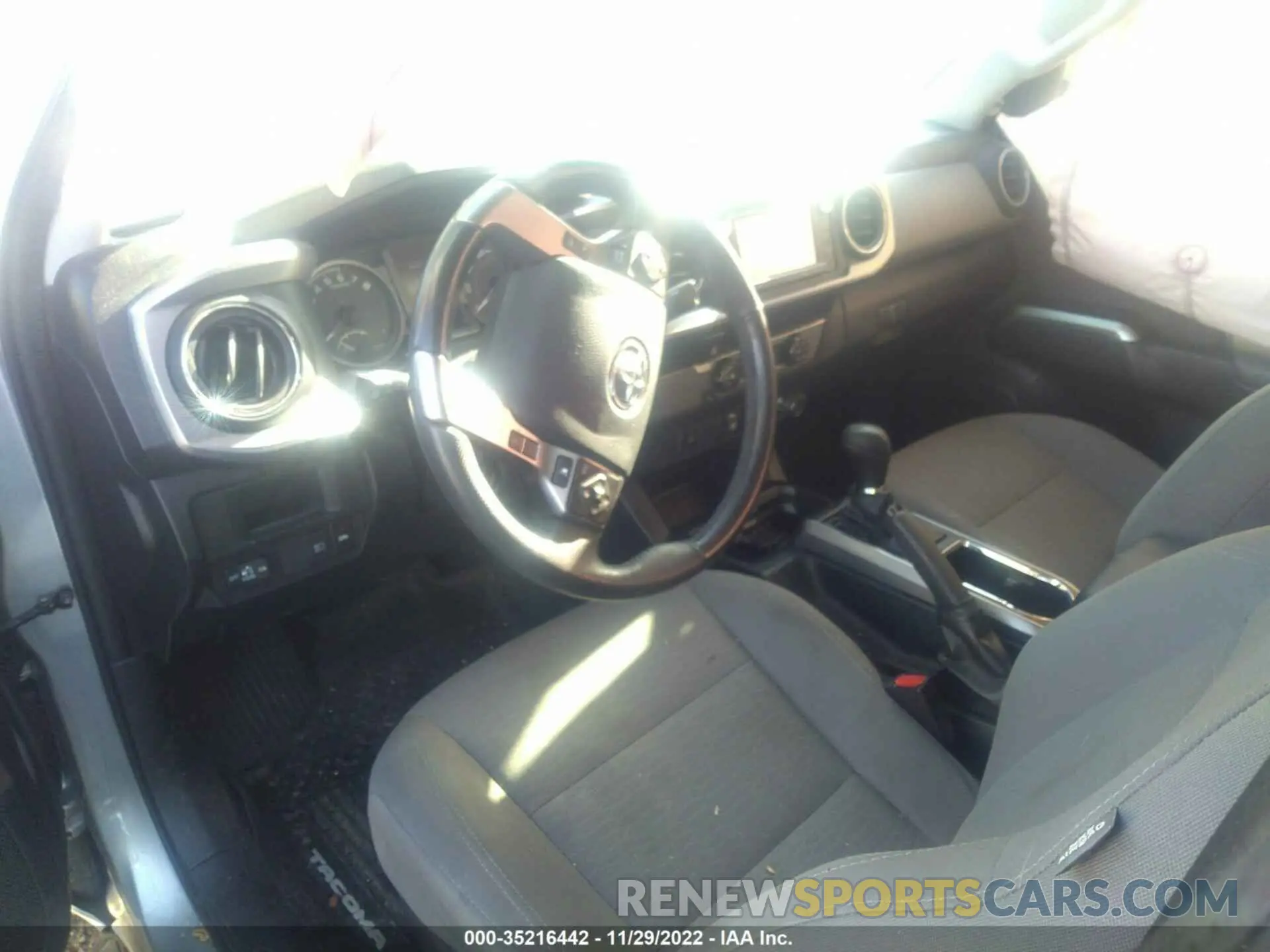 5 Photograph of a damaged car 3TMAZ5CN4KM085438 TOYOTA TACOMA 2WD 2019