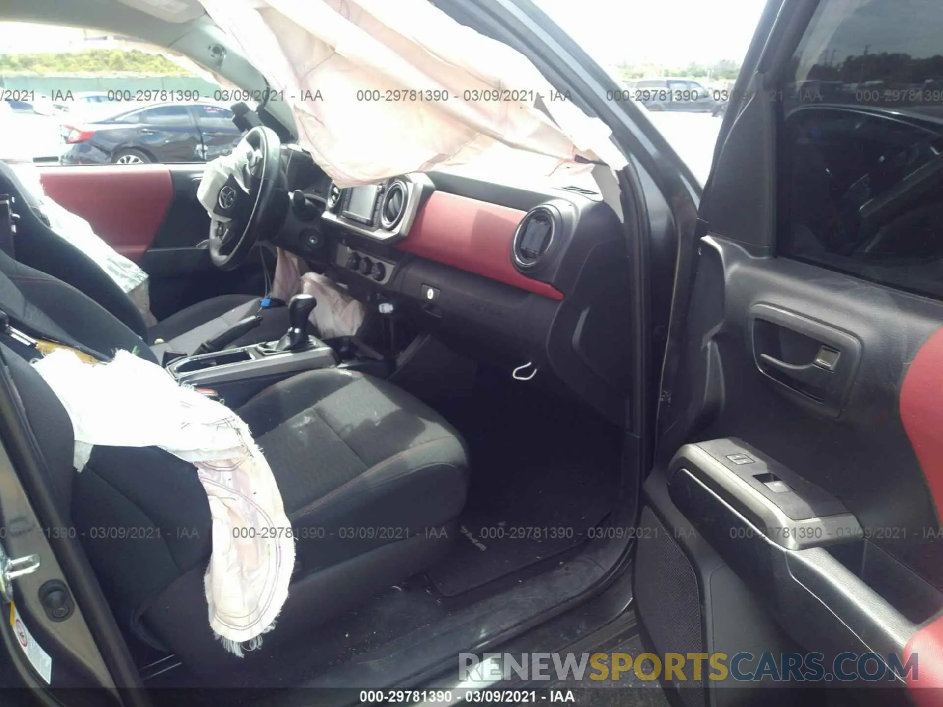 5 Photograph of a damaged car 3TMAZ5CN5KM114154 TOYOTA TACOMA 2WD 2019
