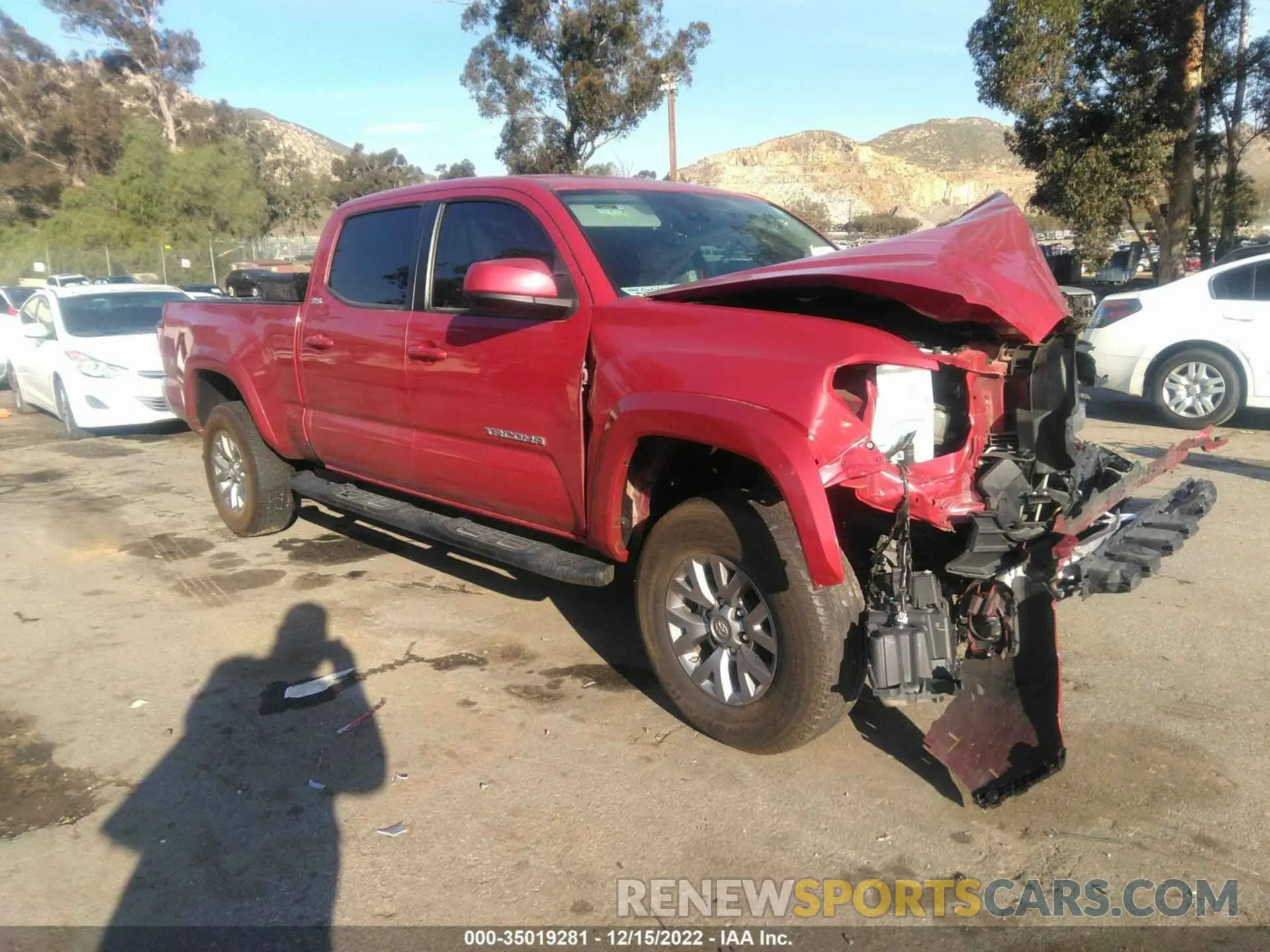 1 Photograph of a damaged car 3TMBZ5DN0KM019746 TOYOTA TACOMA 2WD 2019