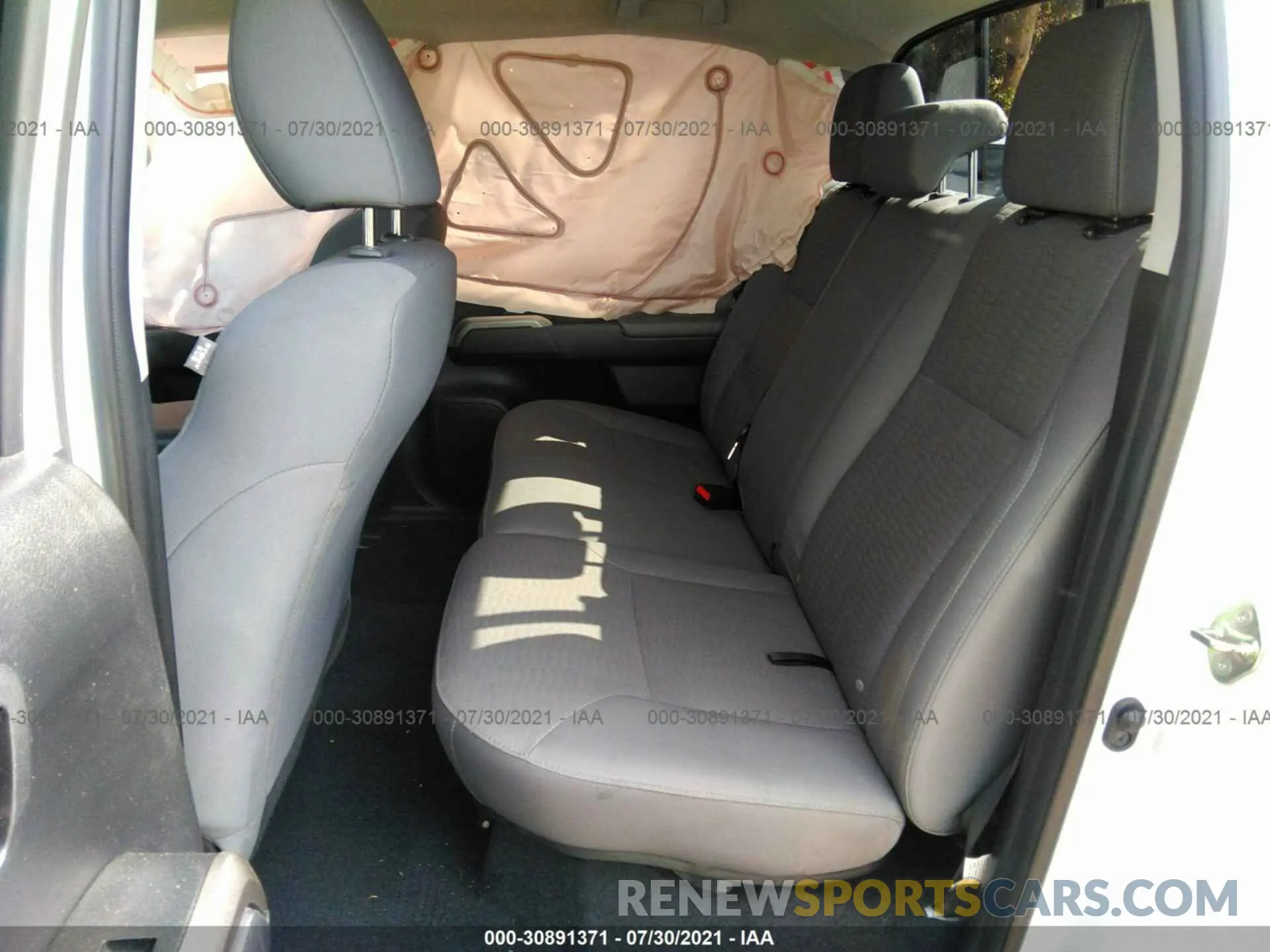 8 Photograph of a damaged car 5TFAX5GN9KX160077 TOYOTA TACOMA 2WD 2019