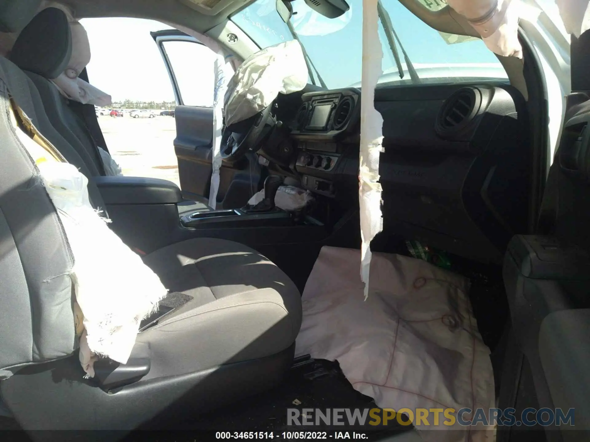 5 Photograph of a damaged car 5TFRX5GN1KX140747 TOYOTA TACOMA 2WD 2019