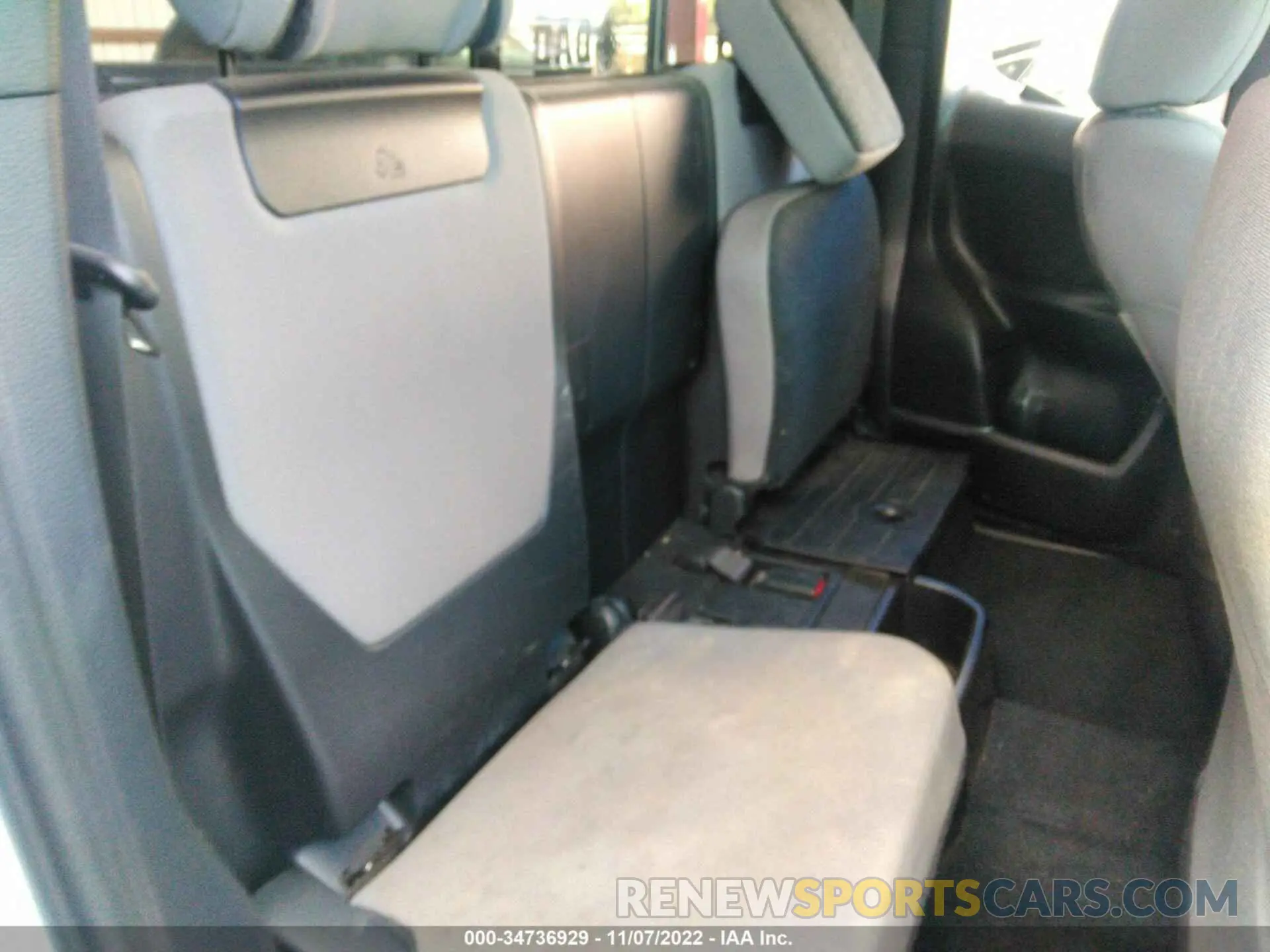 8 Photograph of a damaged car 5TFRX5GN8KX149977 TOYOTA TACOMA 2WD 2019