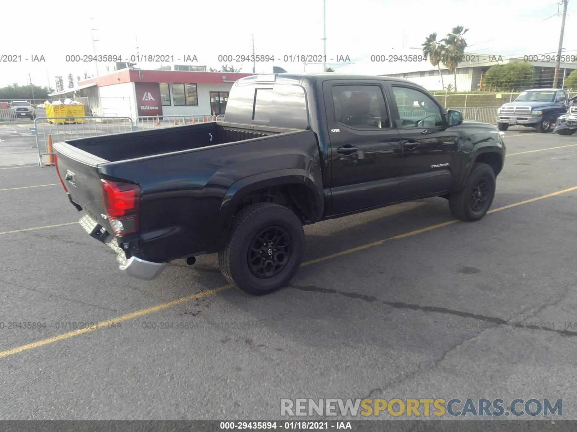 4 Photograph of a damaged car 3TMAZ5CN3LM116843 TOYOTA TACOMA 2WD 2020
