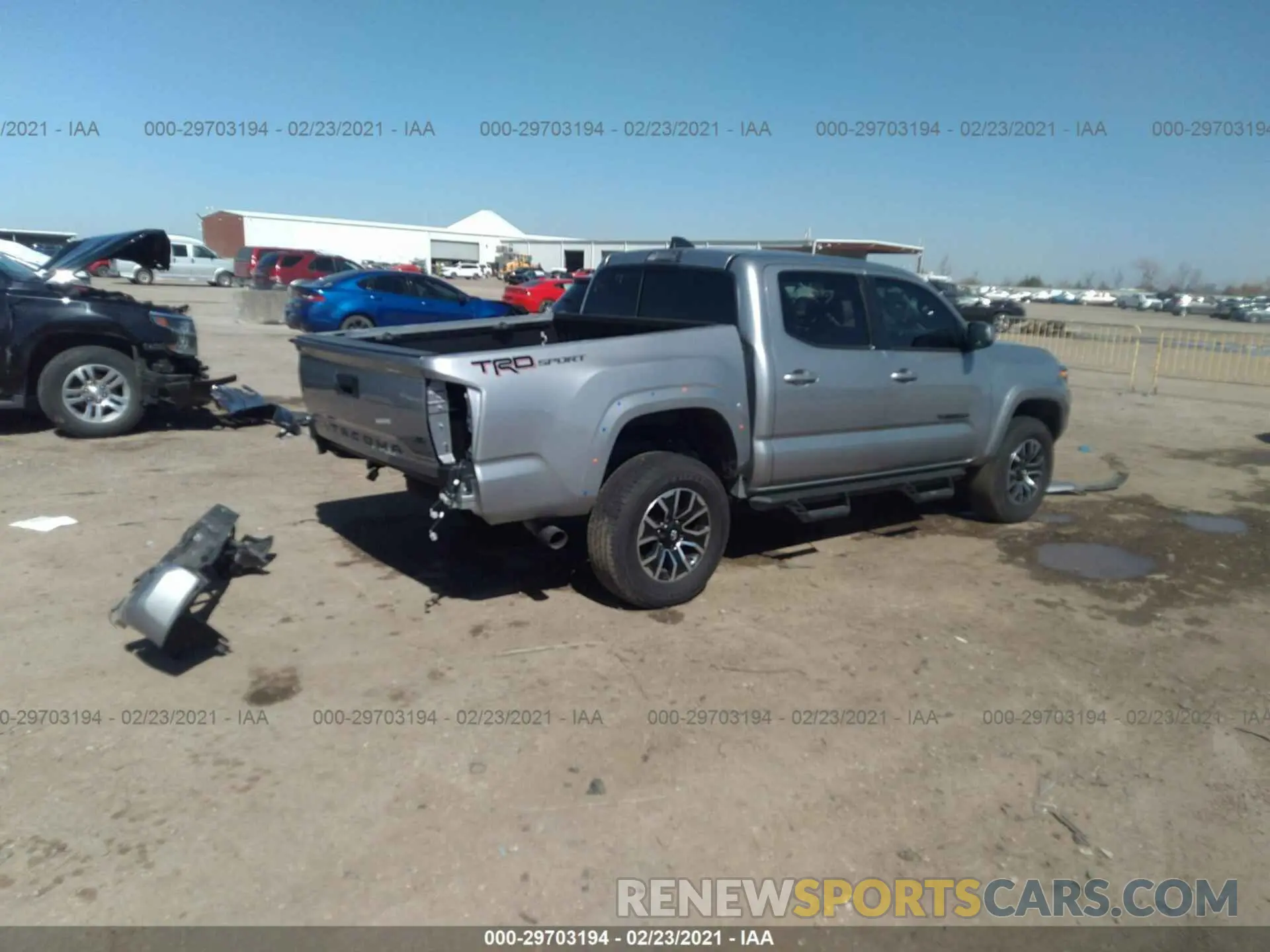 4 Photograph of a damaged car 3TMAZ5CN5LM135376 TOYOTA TACOMA 2WD 2020