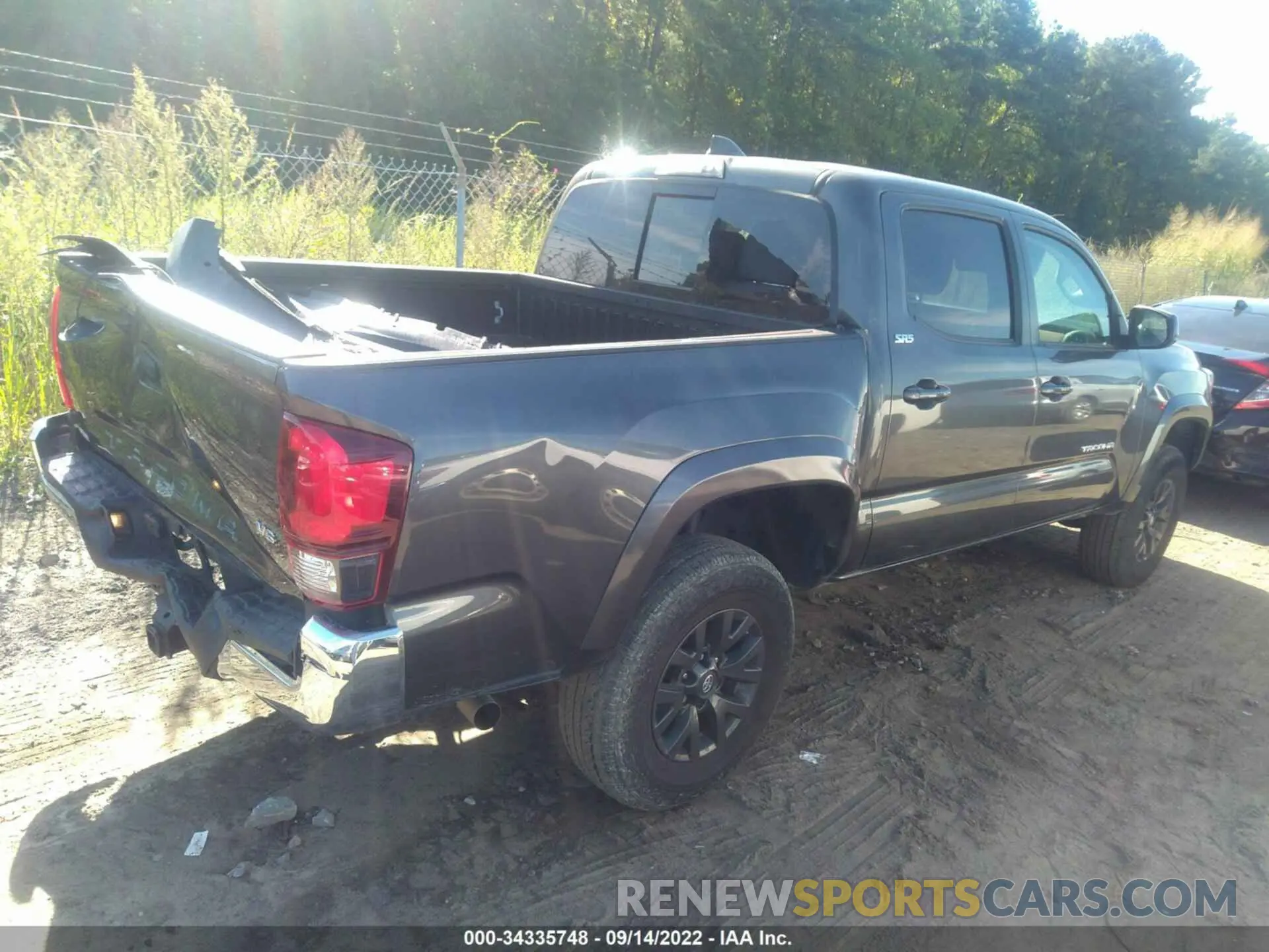 4 Фотография поврежденного автомобиля 3TMAZ5CN8LM119558 TOYOTA TACOMA 2WD 2020