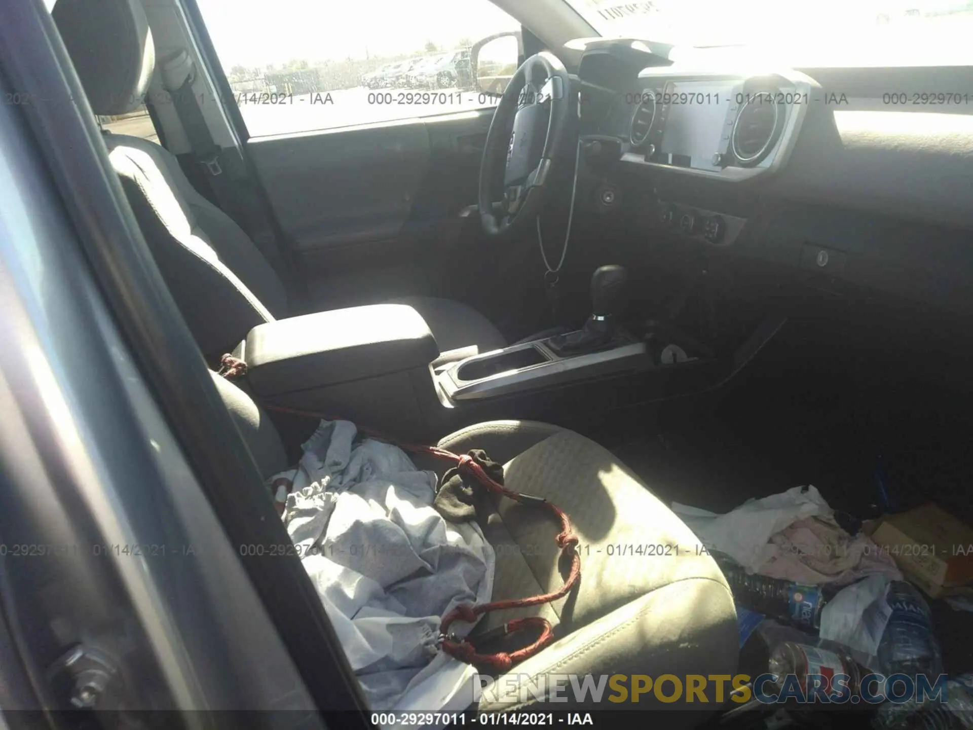 5 Photograph of a damaged car 5TFAX5GN7LX180751 TOYOTA TACOMA 2WD 2020