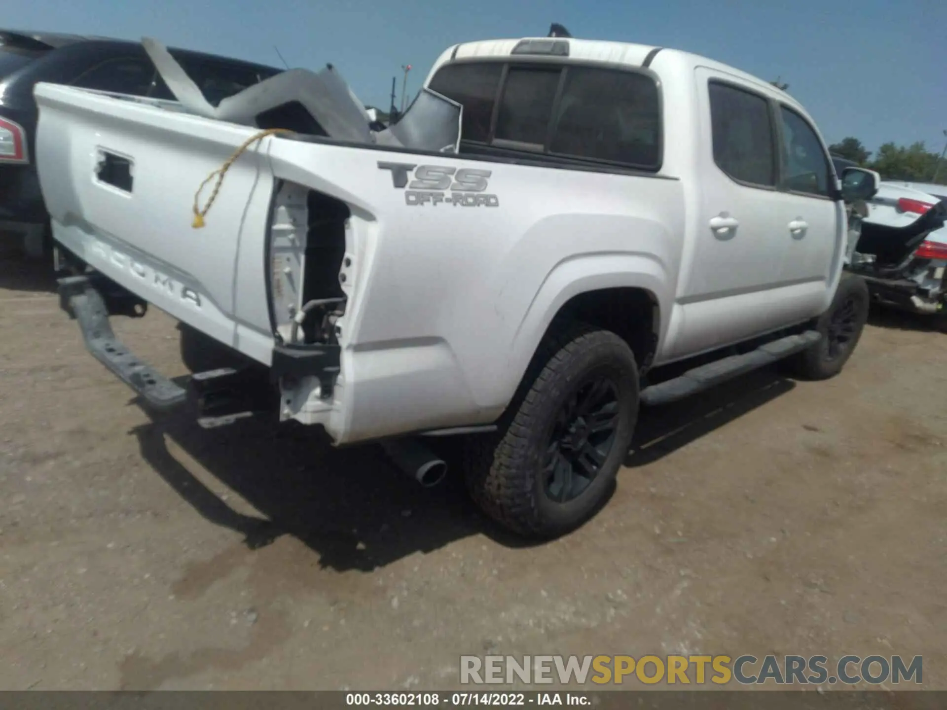 4 Photograph of a damaged car 5TFAX5GN8LX184520 TOYOTA TACOMA 2WD 2020