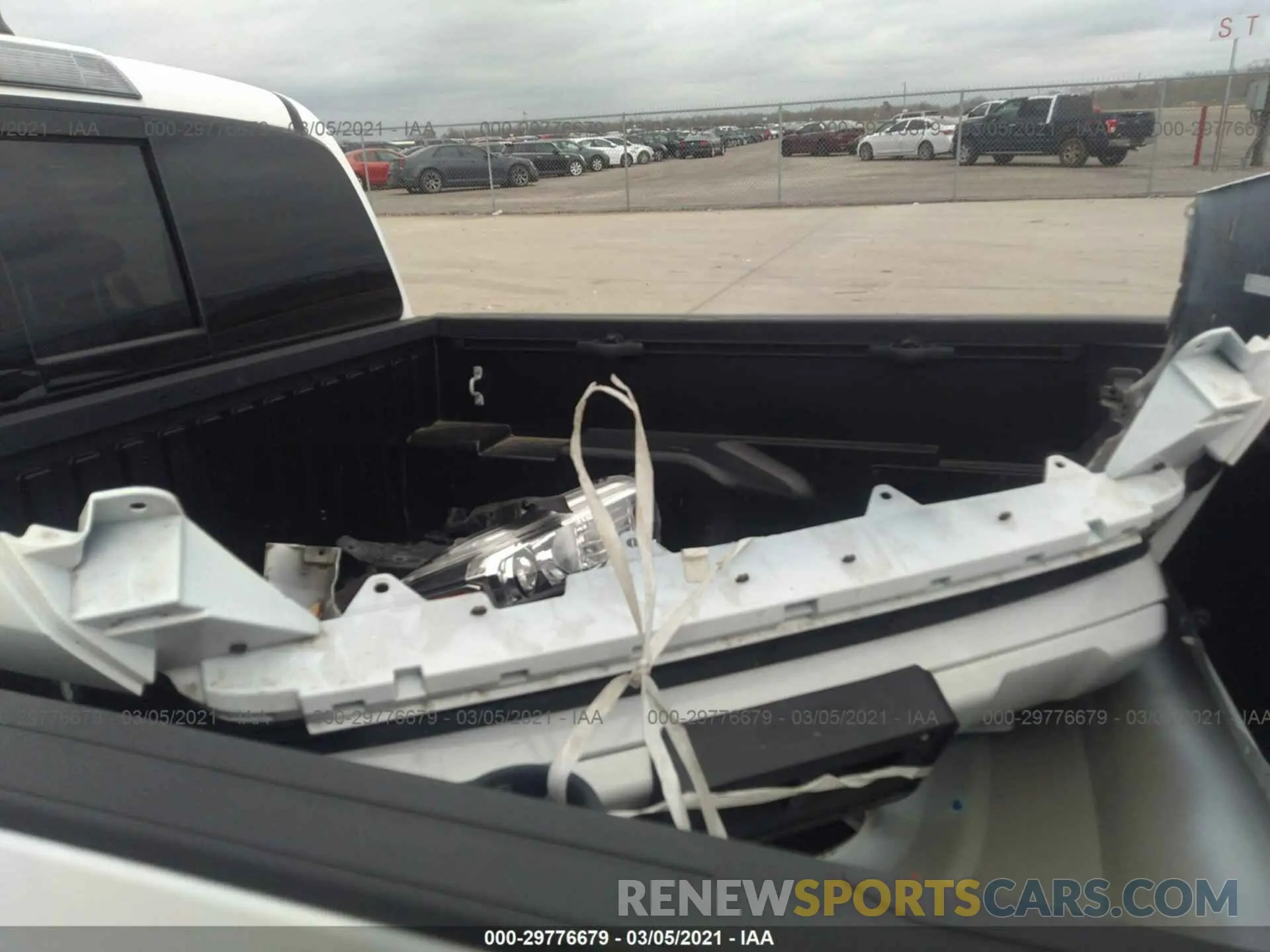 12 Photograph of a damaged car 5TFAZ5CN0LX092804 TOYOTA TACOMA 2WD 2020