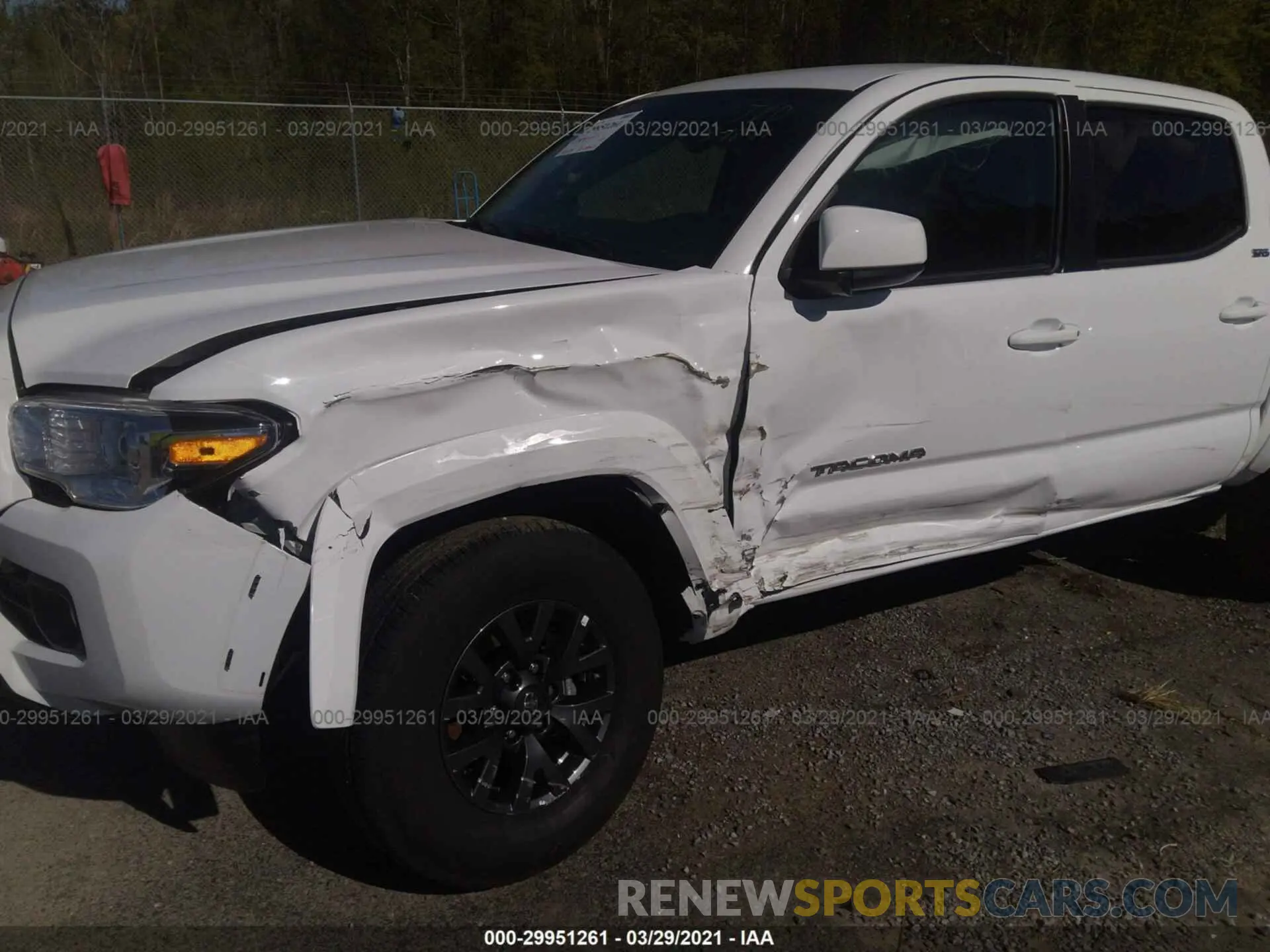 6 Photograph of a damaged car 5TFAZ5CN2LX093923 TOYOTA TACOMA 2WD 2020