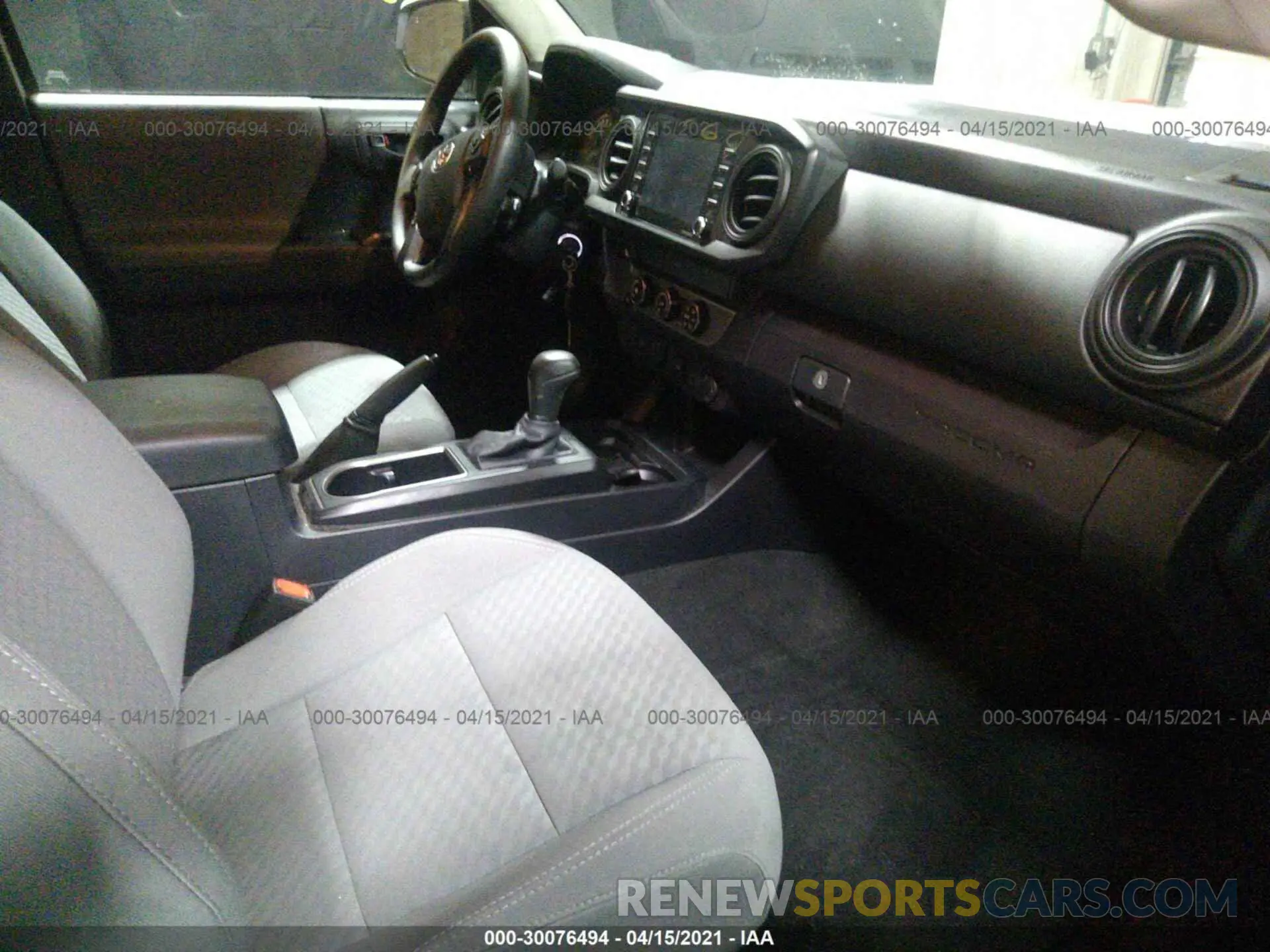 5 Photograph of a damaged car 5TFRX5GN1LX181333 TOYOTA TACOMA 2WD 2020