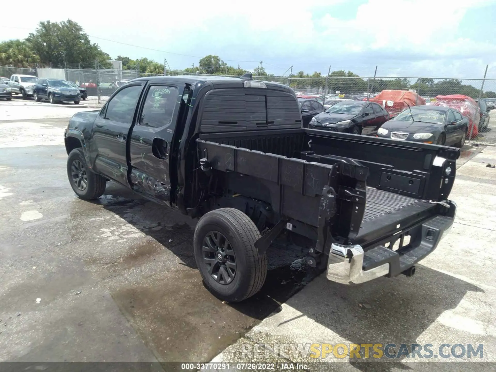 3 Фотография поврежденного автомобиля 3TMAZ5CN1MM153052 TOYOTA TACOMA 2WD 2021