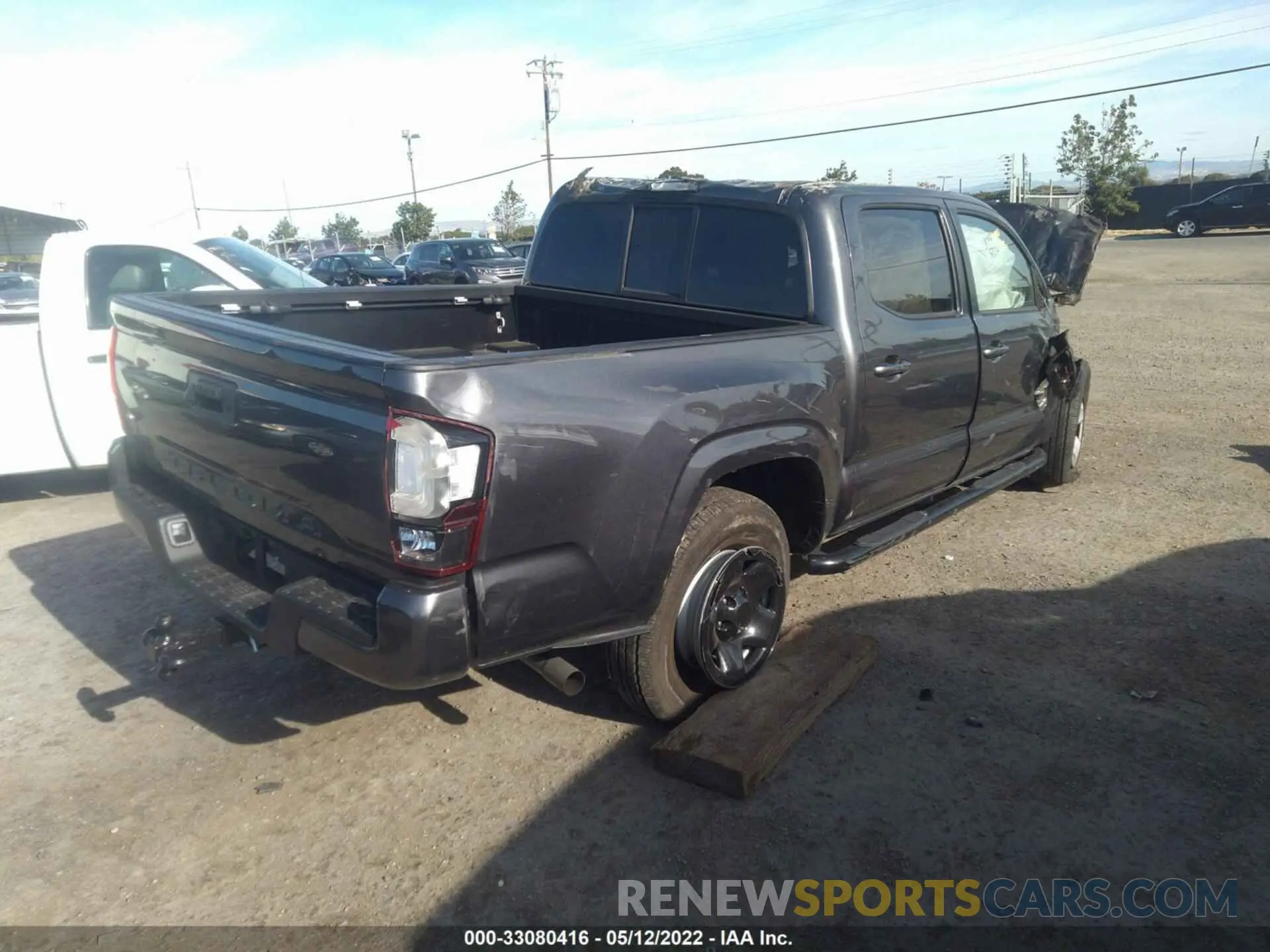 4 Photograph of a damaged car 3TYAX5GN6MT016306 TOYOTA TACOMA 2WD 2021