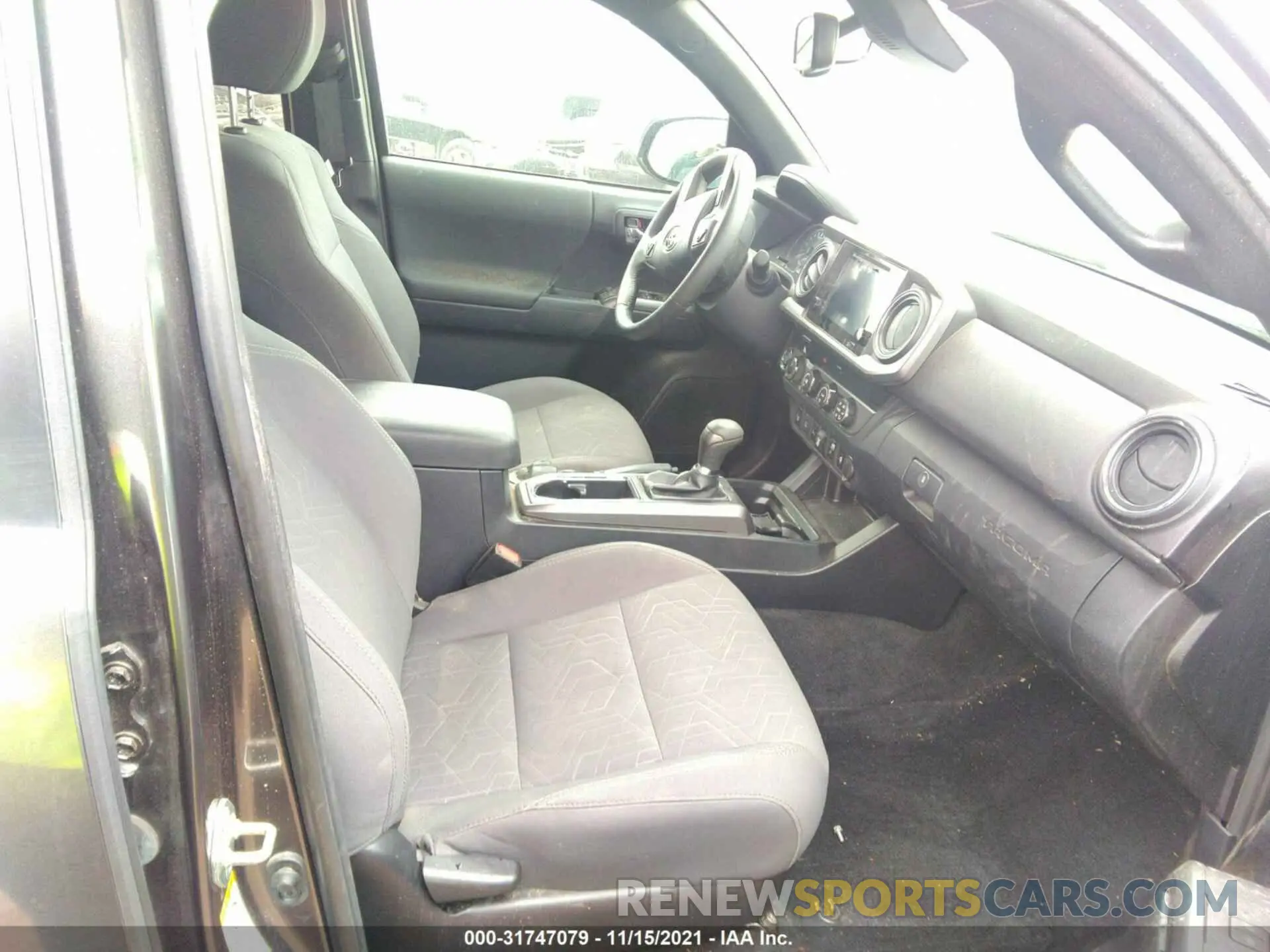 5 Photograph of a damaged car 3TMCZ5AN0KM274292 TOYOTA TACOMA 4WD 2019