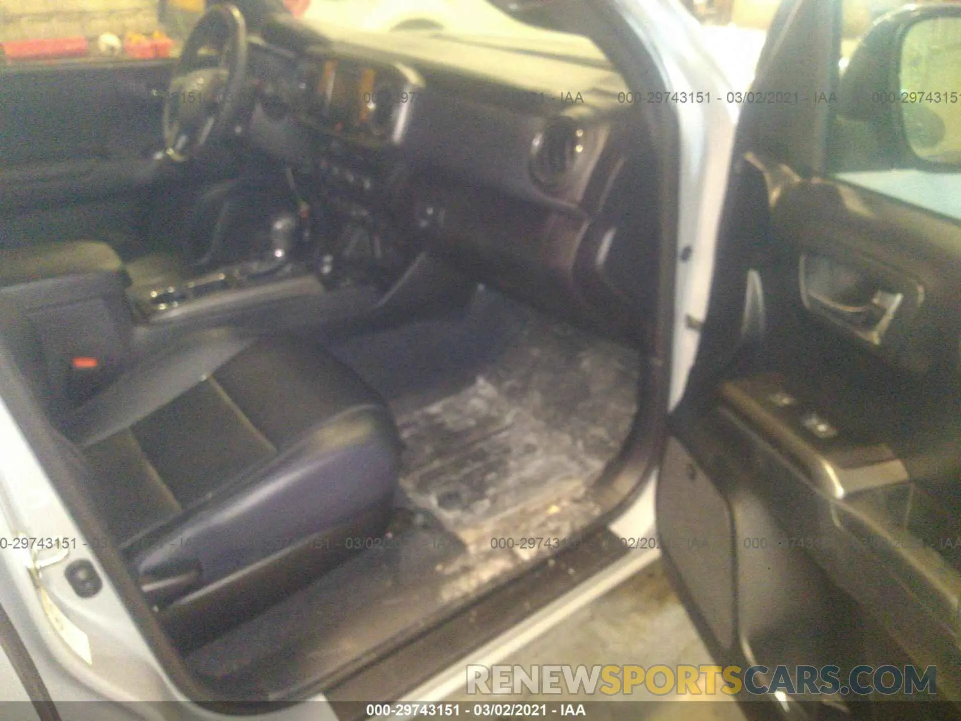 5 Photograph of a damaged car 3TMCZ5AN1KM245562 TOYOTA TACOMA 4WD 2019