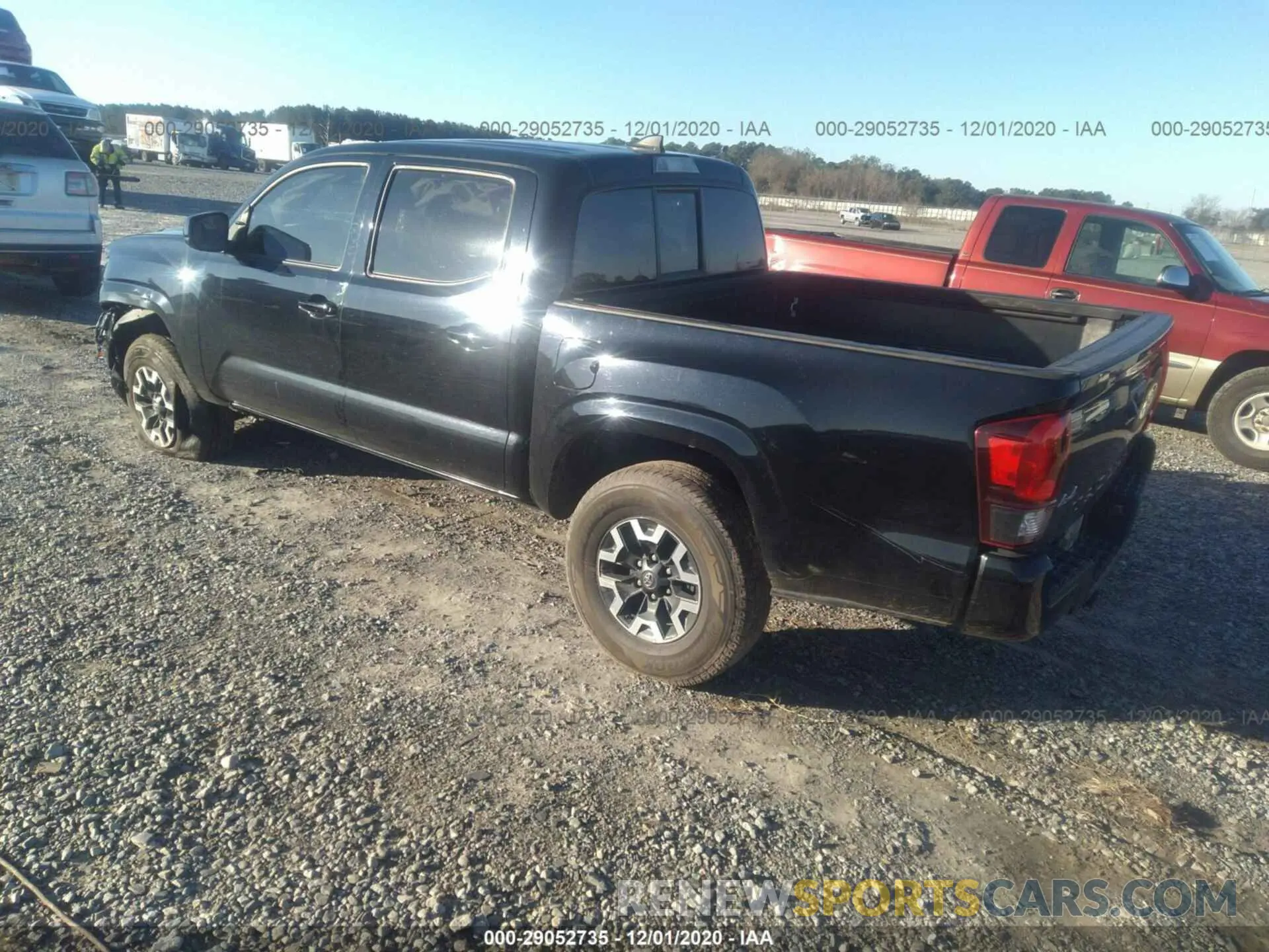3 Фотография поврежденного автомобиля 3TMCZ5AN1KM280702 TOYOTA TACOMA 4WD 2019
