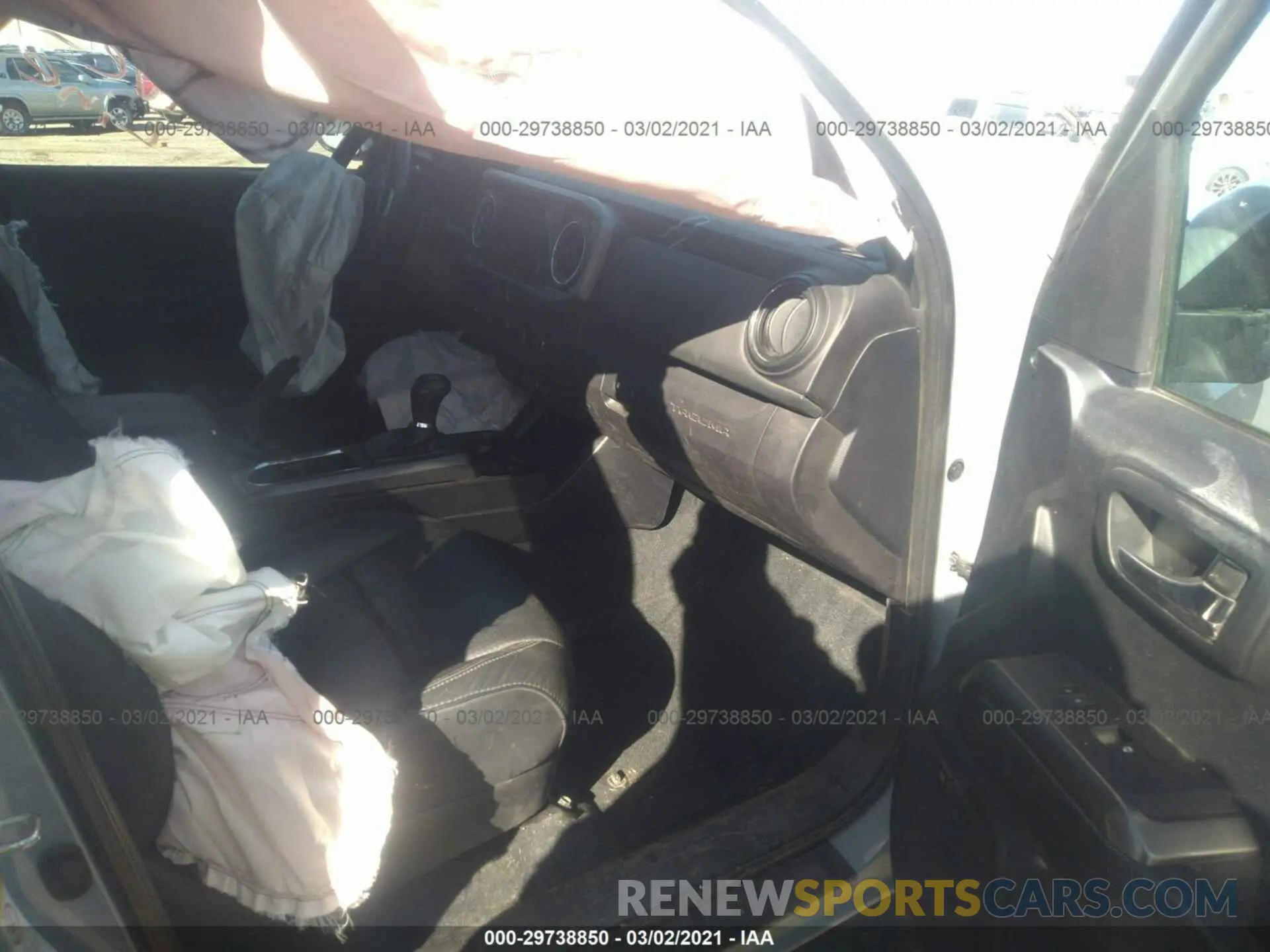 5 Photograph of a damaged car 3TMCZ5AN2KM209377 TOYOTA TACOMA 4WD 2019