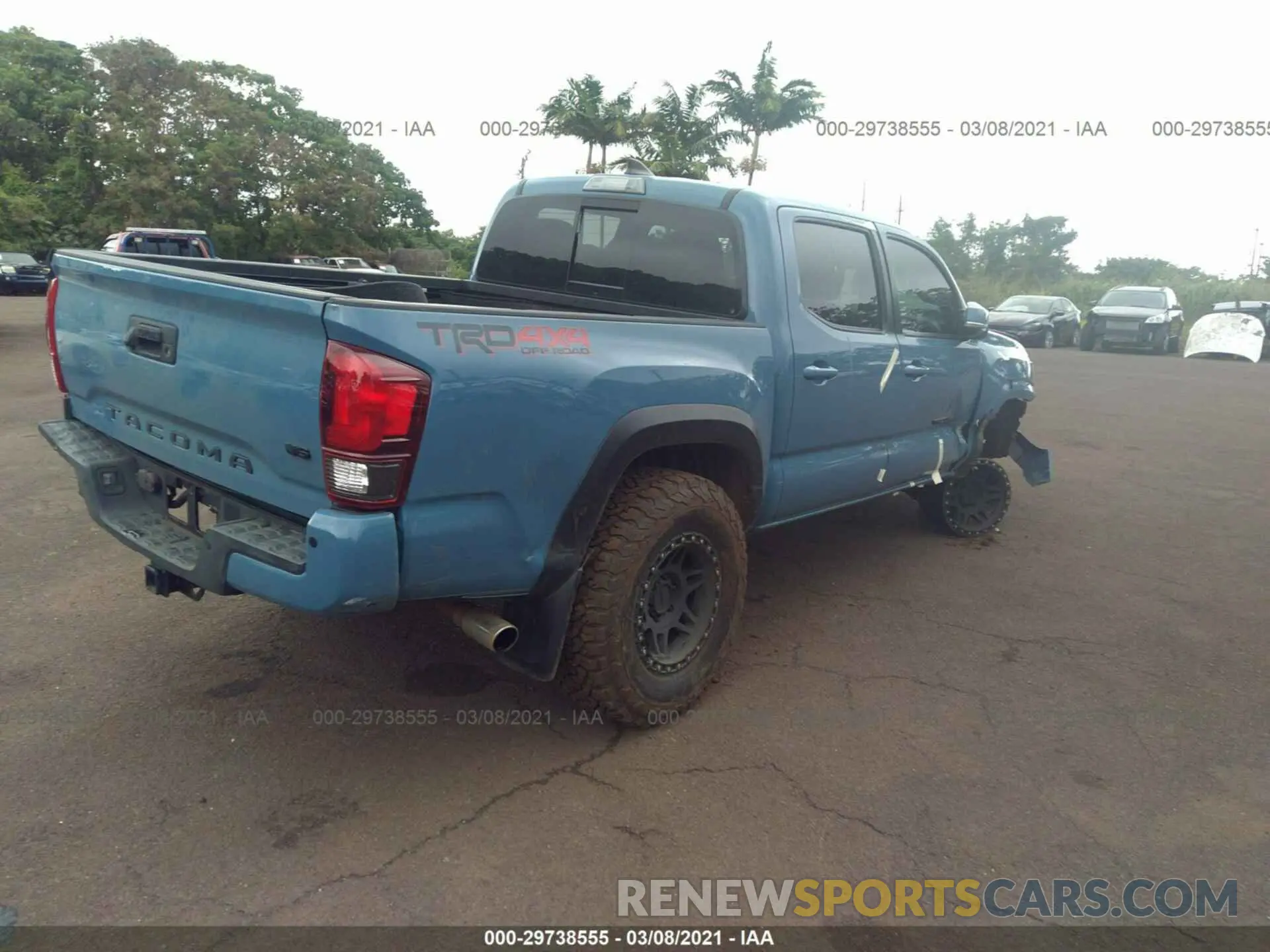 4 Photograph of a damaged car 3TMCZ5AN3KM213230 TOYOTA TACOMA 4WD 2019