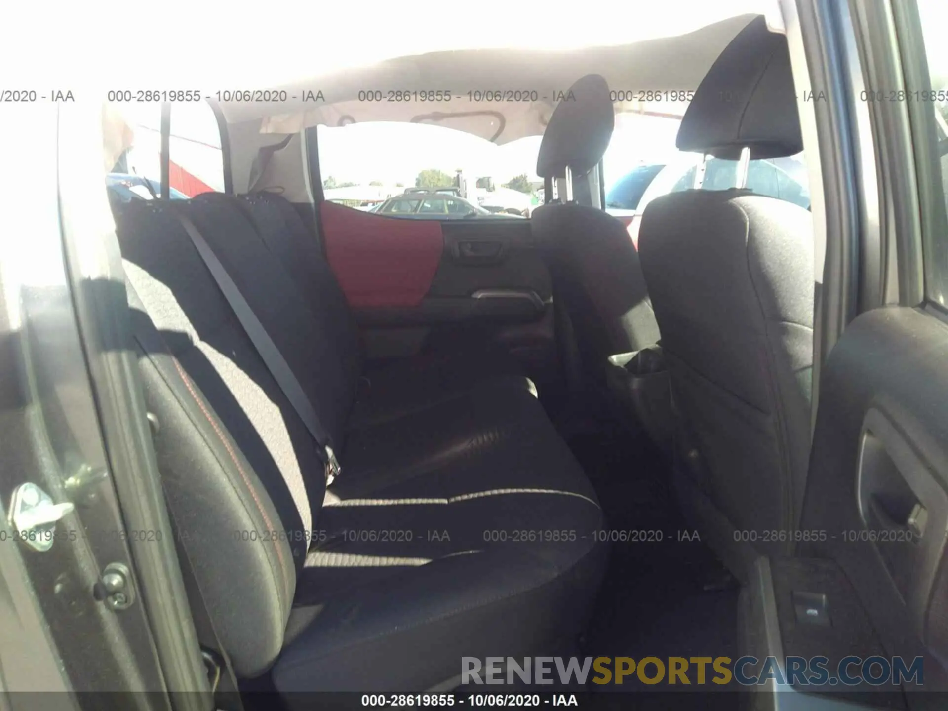 8 Photograph of a damaged car 3TMCZ5AN3KM264663 TOYOTA TACOMA 4WD 2019